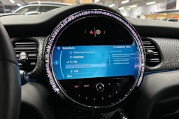 musta Mini Hatchback 2023 kuva 20.