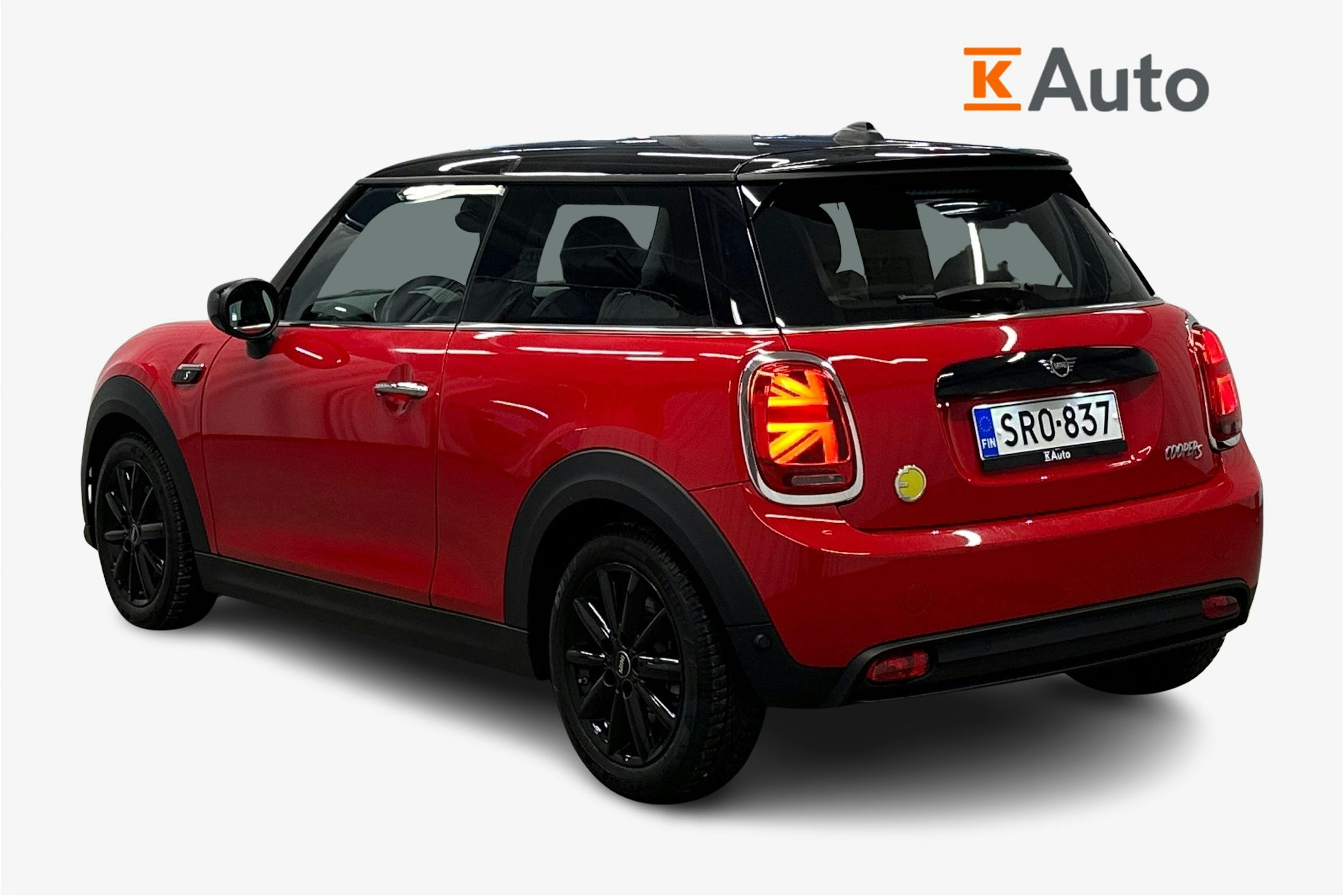 punainen Mini Hatchback 2023 kuva 2.