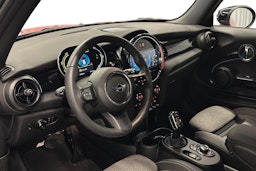 punainen Mini Hatchback 2023 kuva 7.