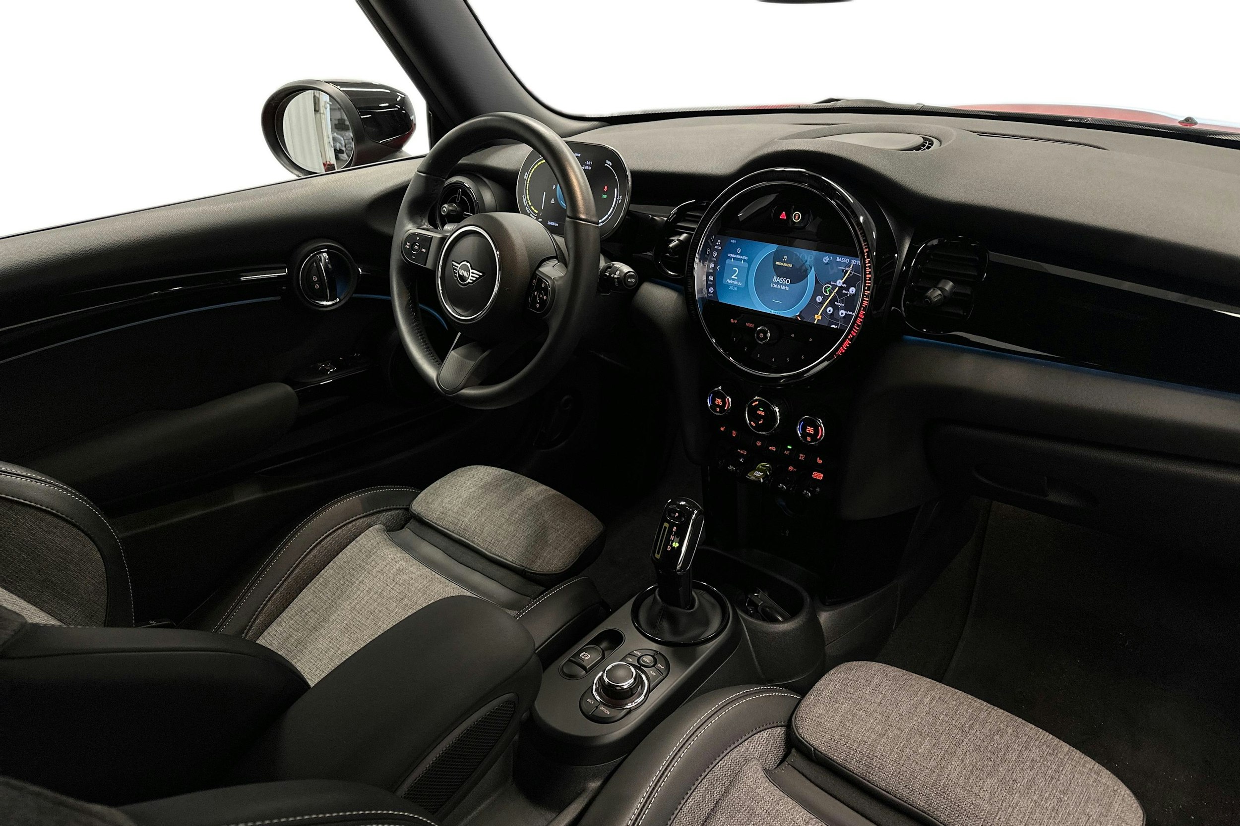 punainen Mini Hatchback 2023 kuva 9.