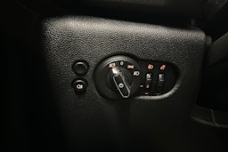 punainen Mini Hatchback 2023 kuva 20.