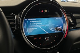 punainen Mini Hatchback 2023 kuva 24.