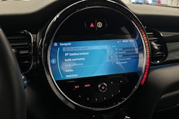 punainen Mini Hatchback 2023 kuva 27.