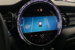 punainen Mini Hatchback 2023 kuva 28.