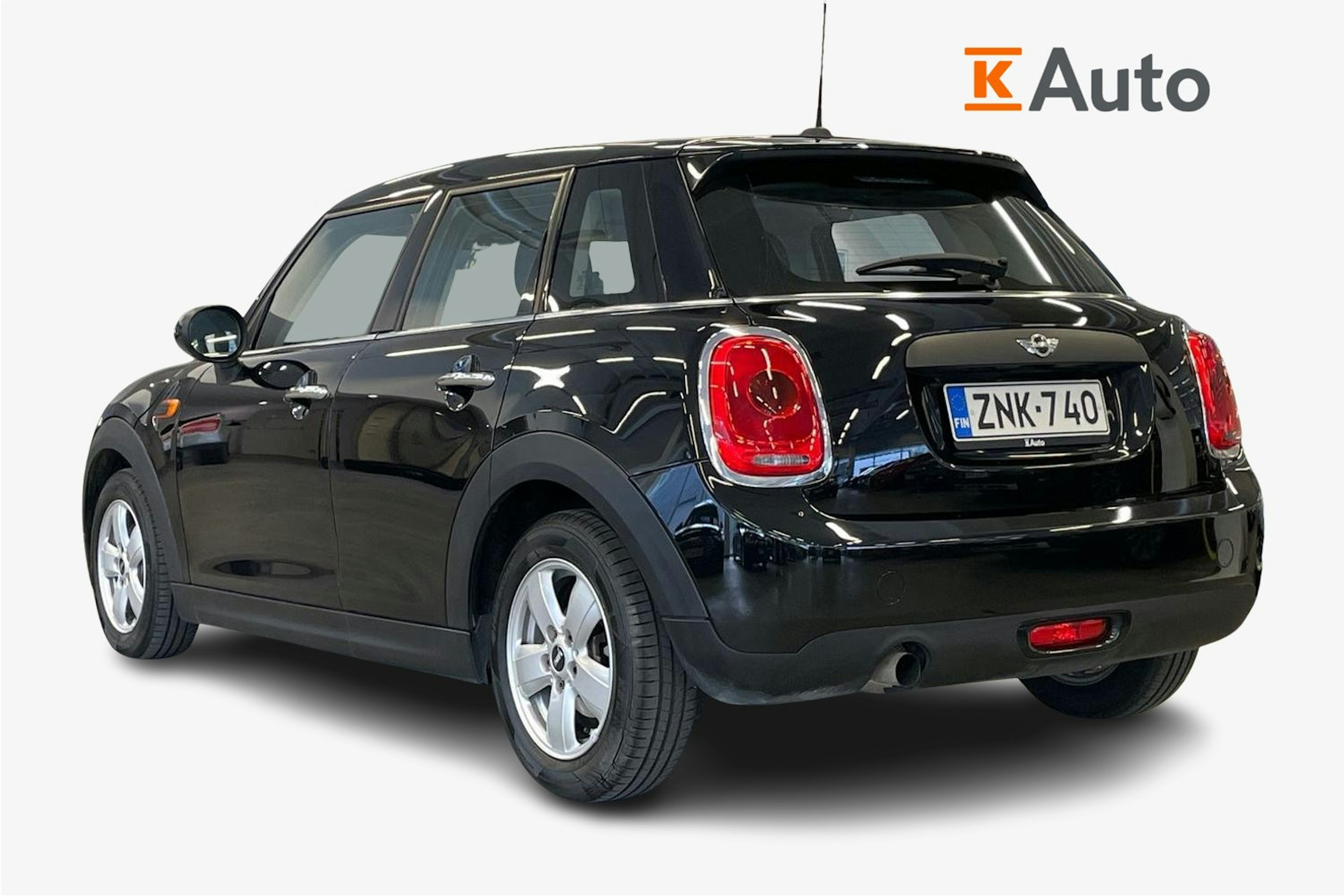 Musta Mini One 2017 kuva 2.