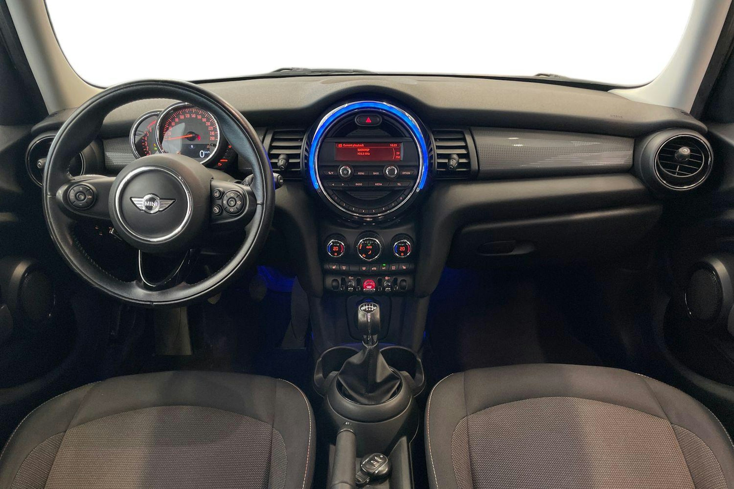 Musta Mini One 2017 kuva 9.