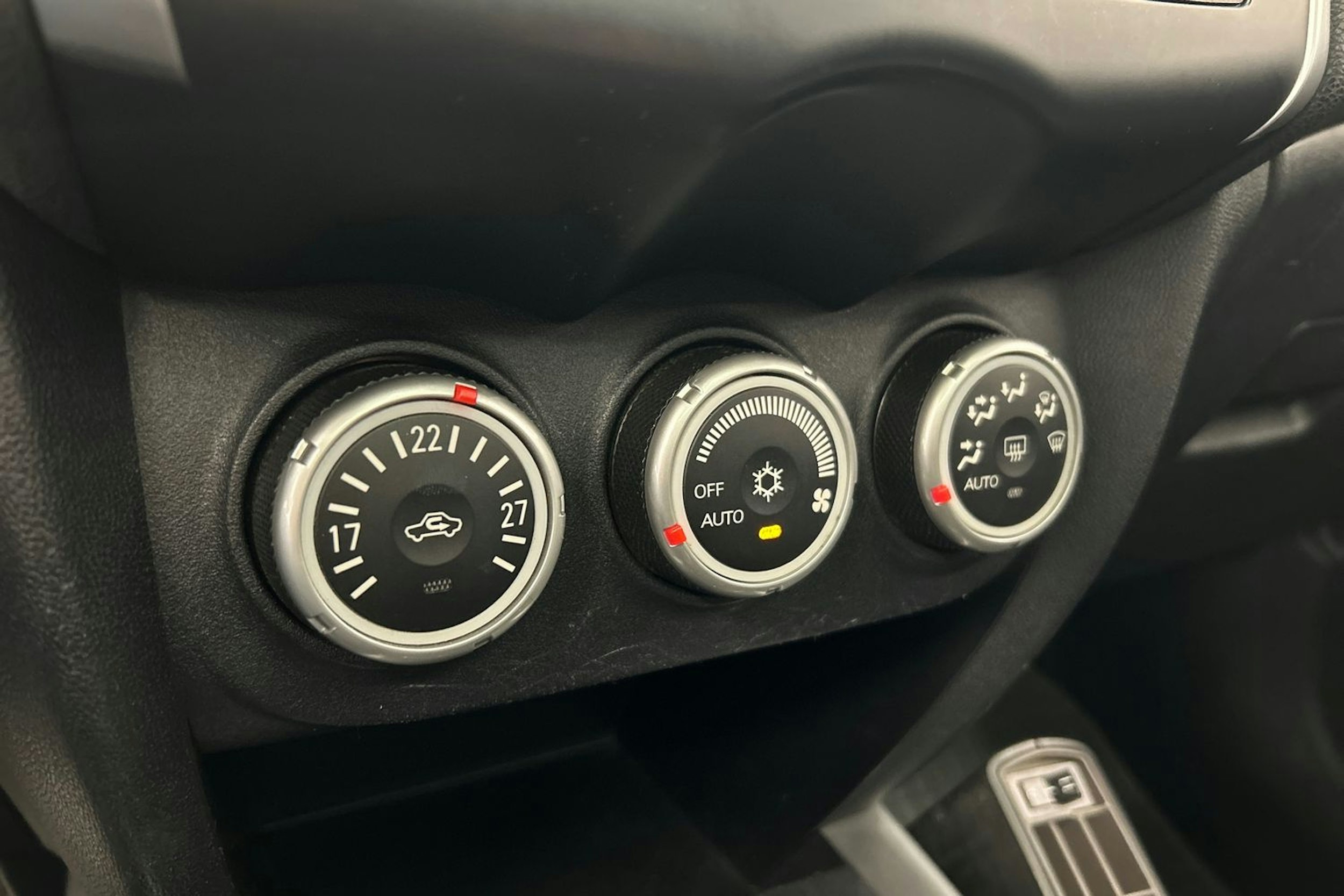 ruskea (beige) Mitsubishi ASX 2010 kuva 25.