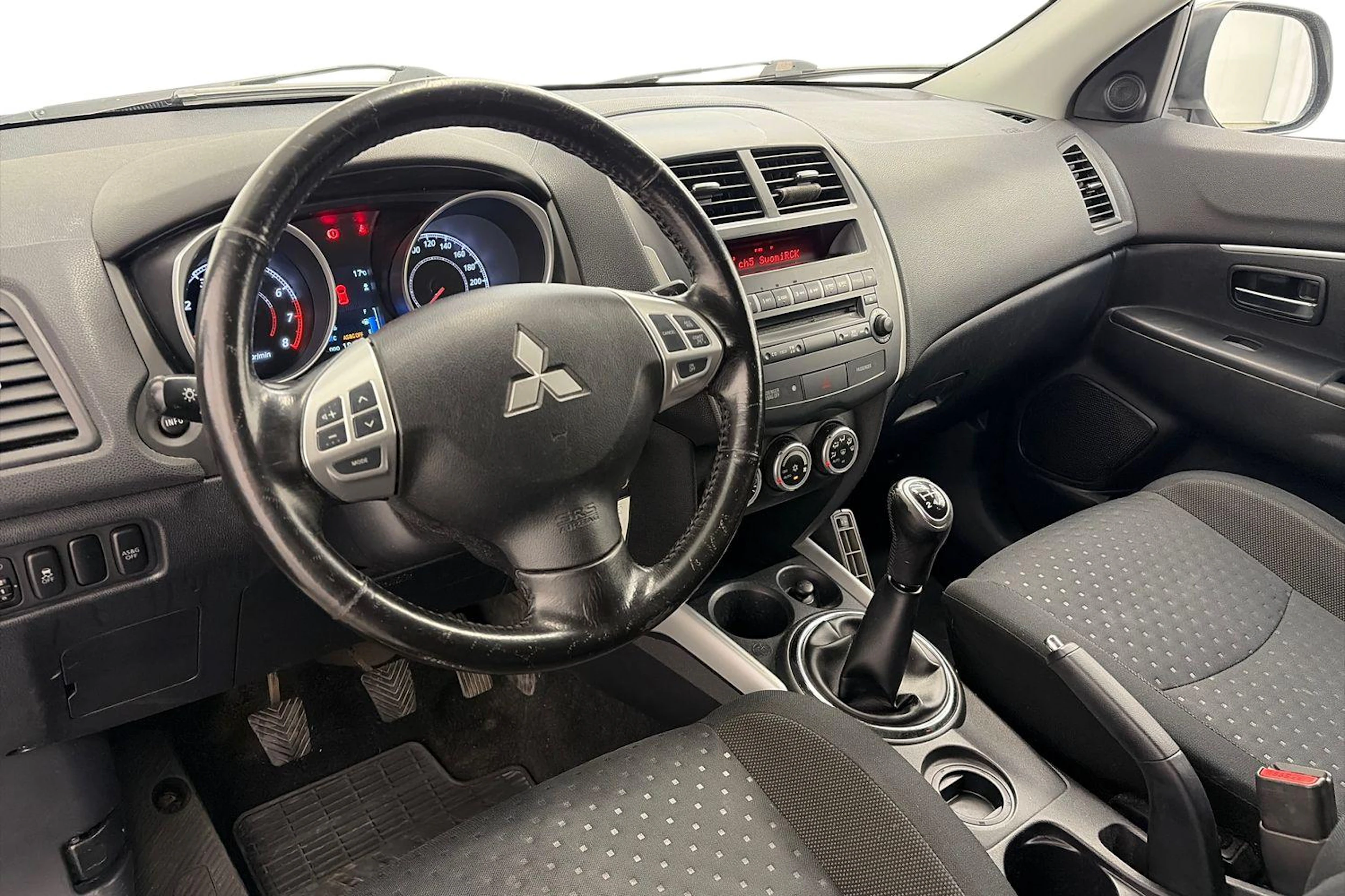 Harmaa Mitsubishi ASX 2011 kuva 6.