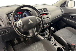 Harmaa Mitsubishi ASX 2011 kuva 6.
