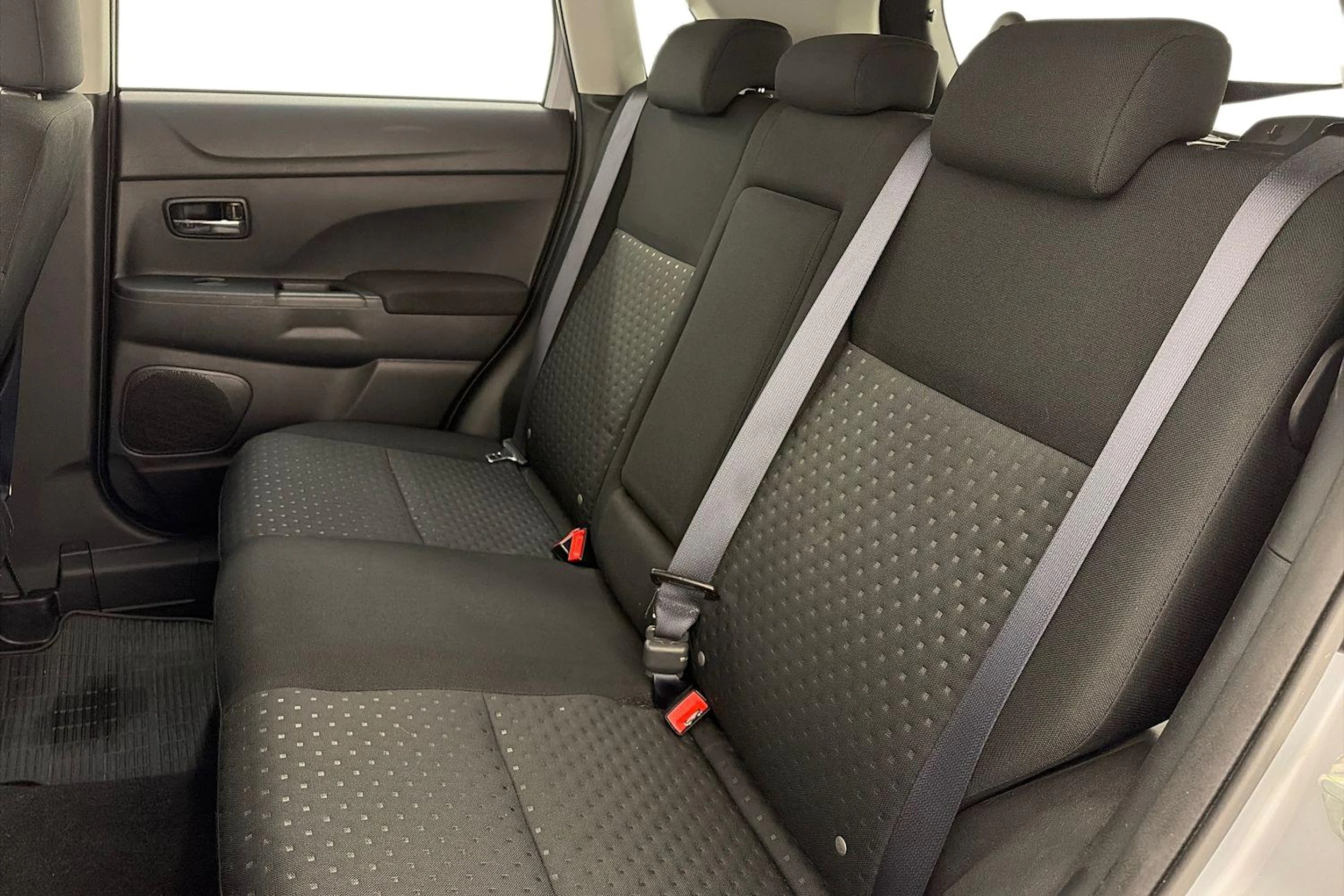 Harmaa Mitsubishi ASX 2011 kuva 8.