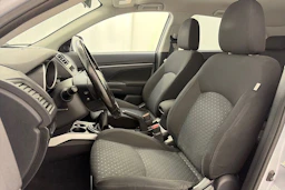 Harmaa Mitsubishi ASX 2011 kuva 12.