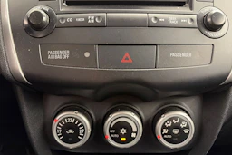 Harmaa Mitsubishi ASX 2011 kuva 17.
