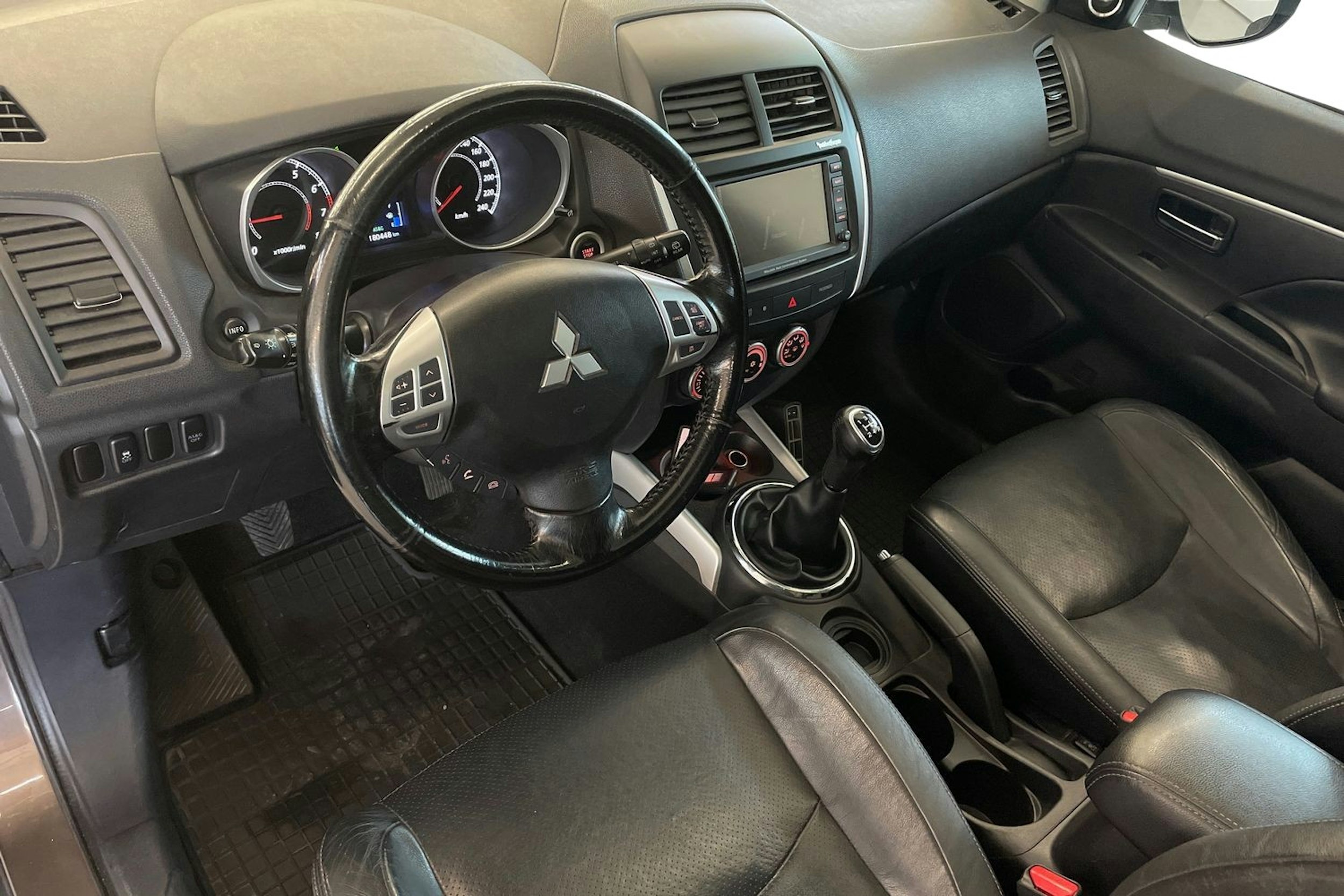 ruskea (beige) Mitsubishi ASX 2011 kuva 7.