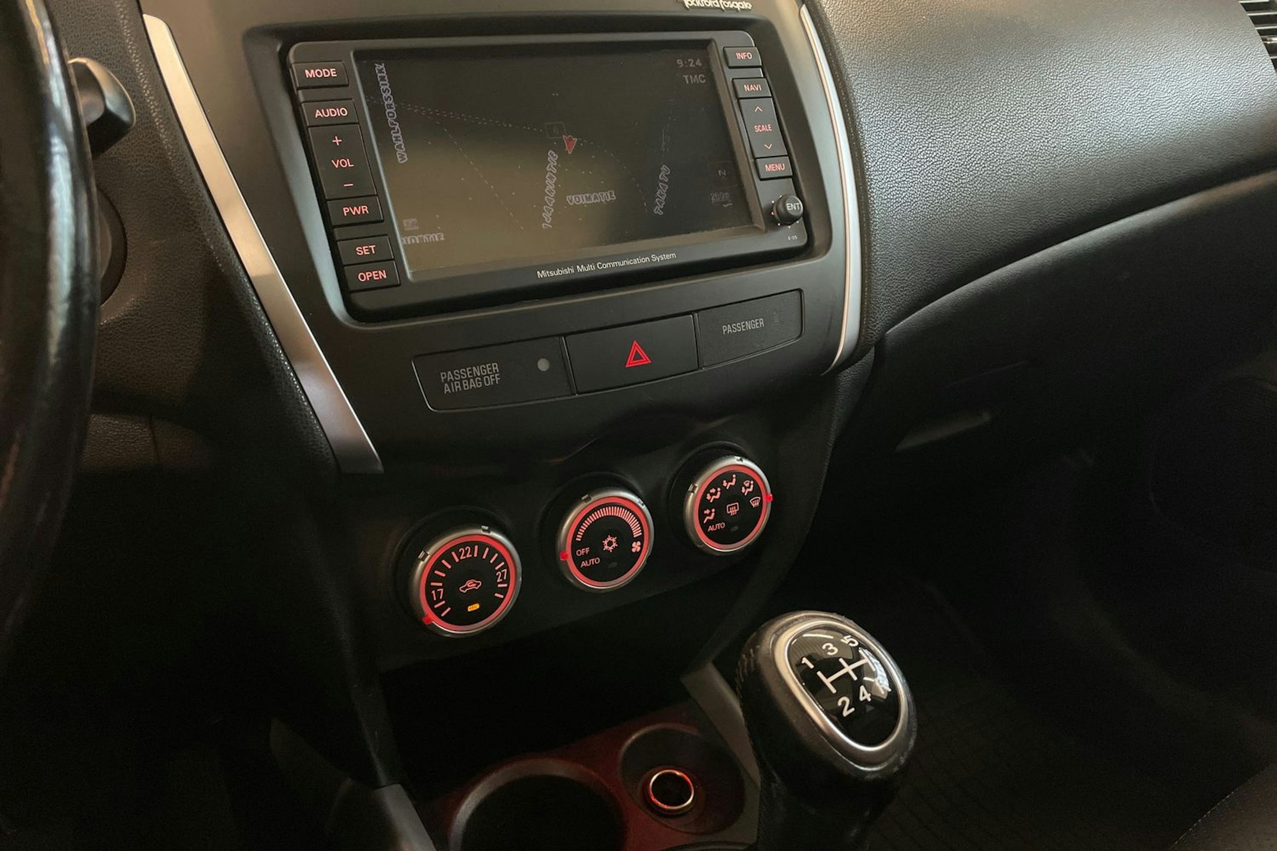ruskea (beige) Mitsubishi ASX 2011 kuva 22.