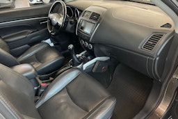 ruskea (beige) Mitsubishi ASX 2011 kuva 29.