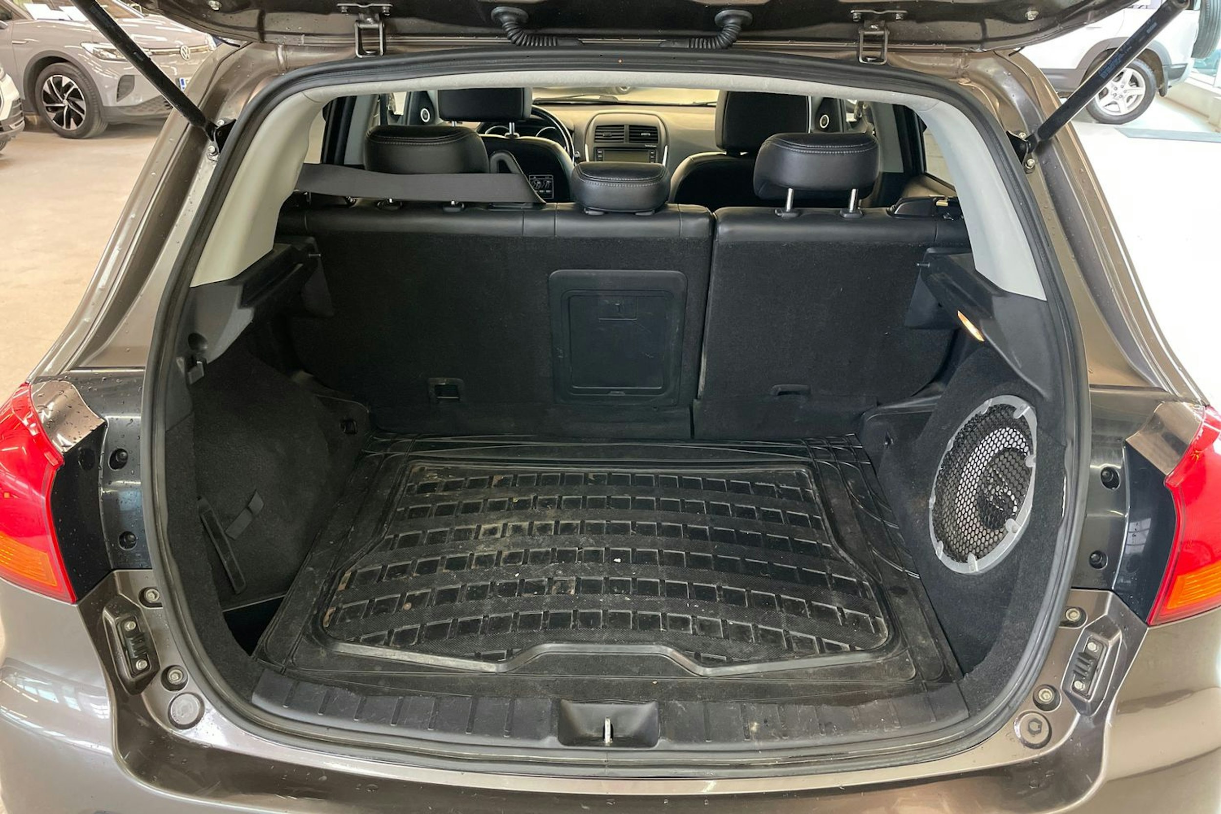 ruskea (beige) Mitsubishi ASX 2011 kuva 30.