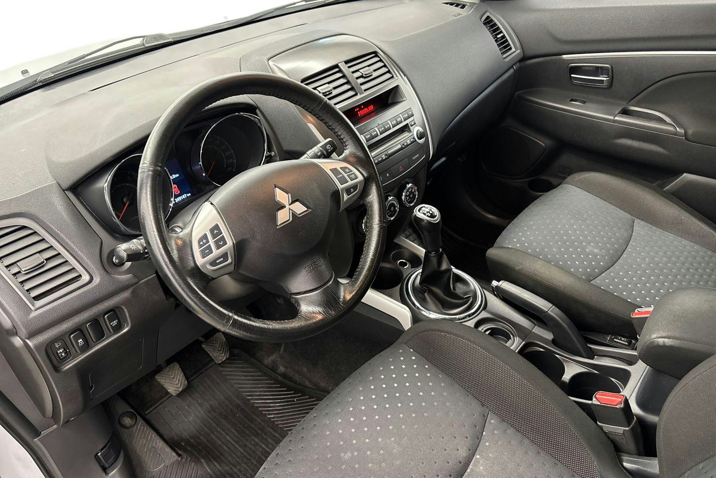 met. harmaa Mitsubishi ASX 2012 kuva 7.