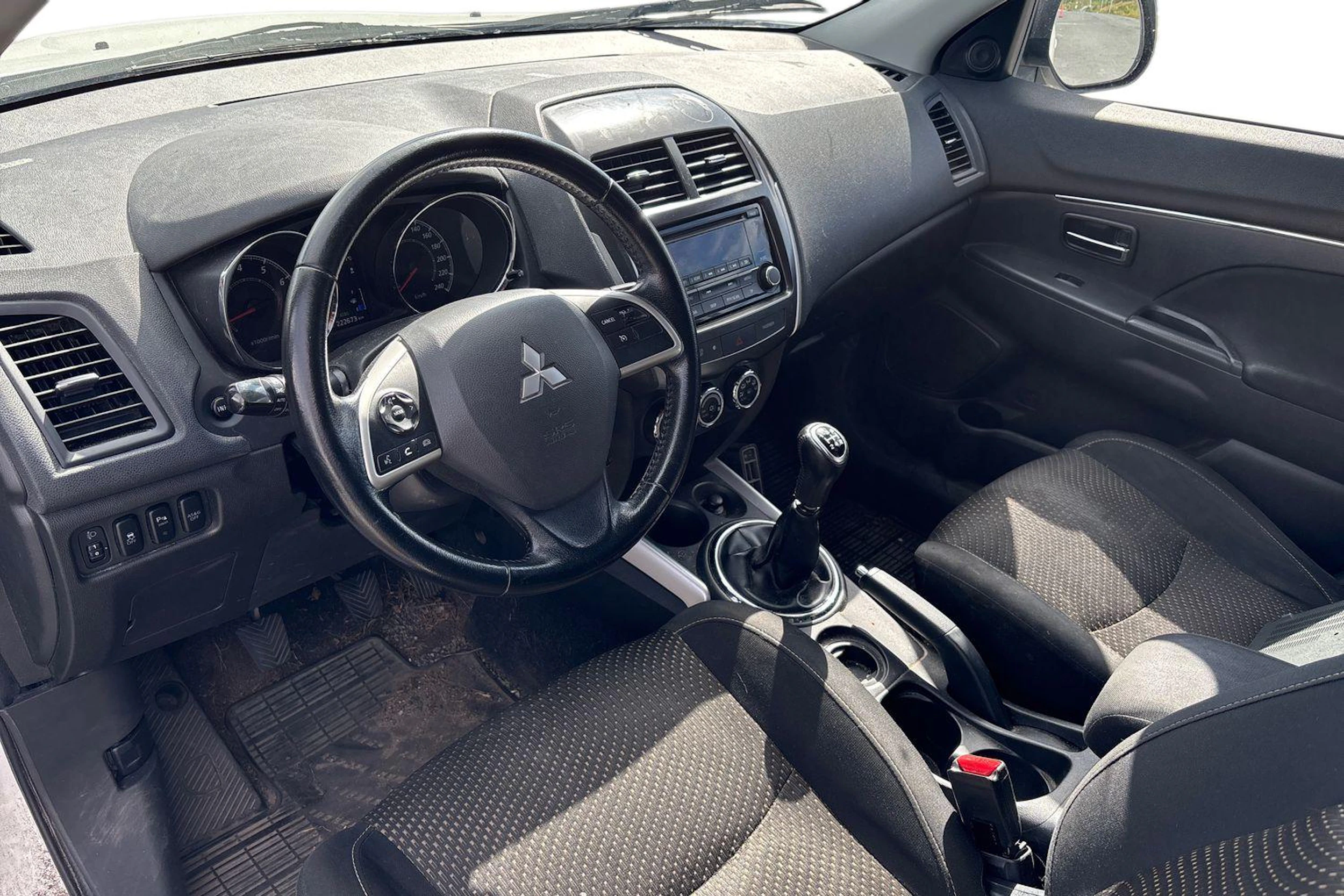 valkoinen Mitsubishi ASX 2013 kuva 3.