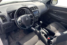 valkoinen Mitsubishi ASX 2013 kuva 3.