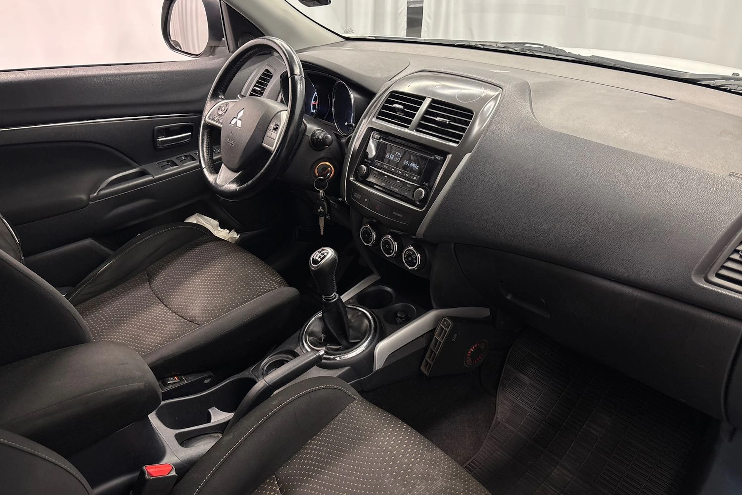 valkoinen Mitsubishi ASX 2013 kuva 11.