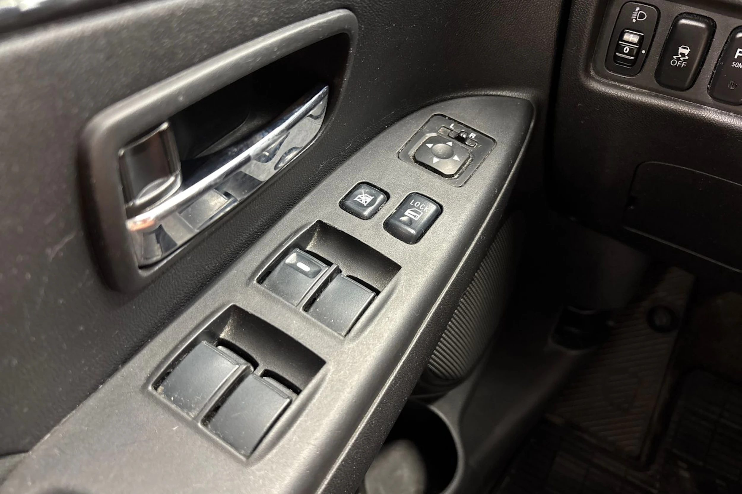 valkoinen Mitsubishi ASX 2013 kuva 14.