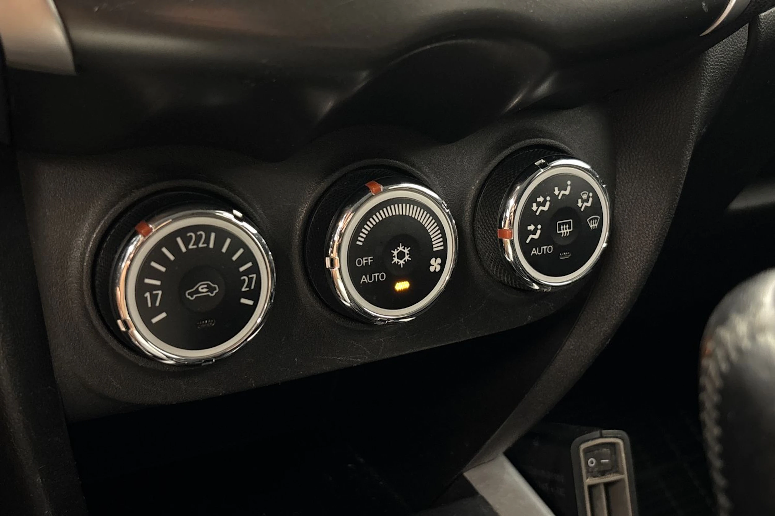 valkoinen Mitsubishi ASX 2013 kuva 19.