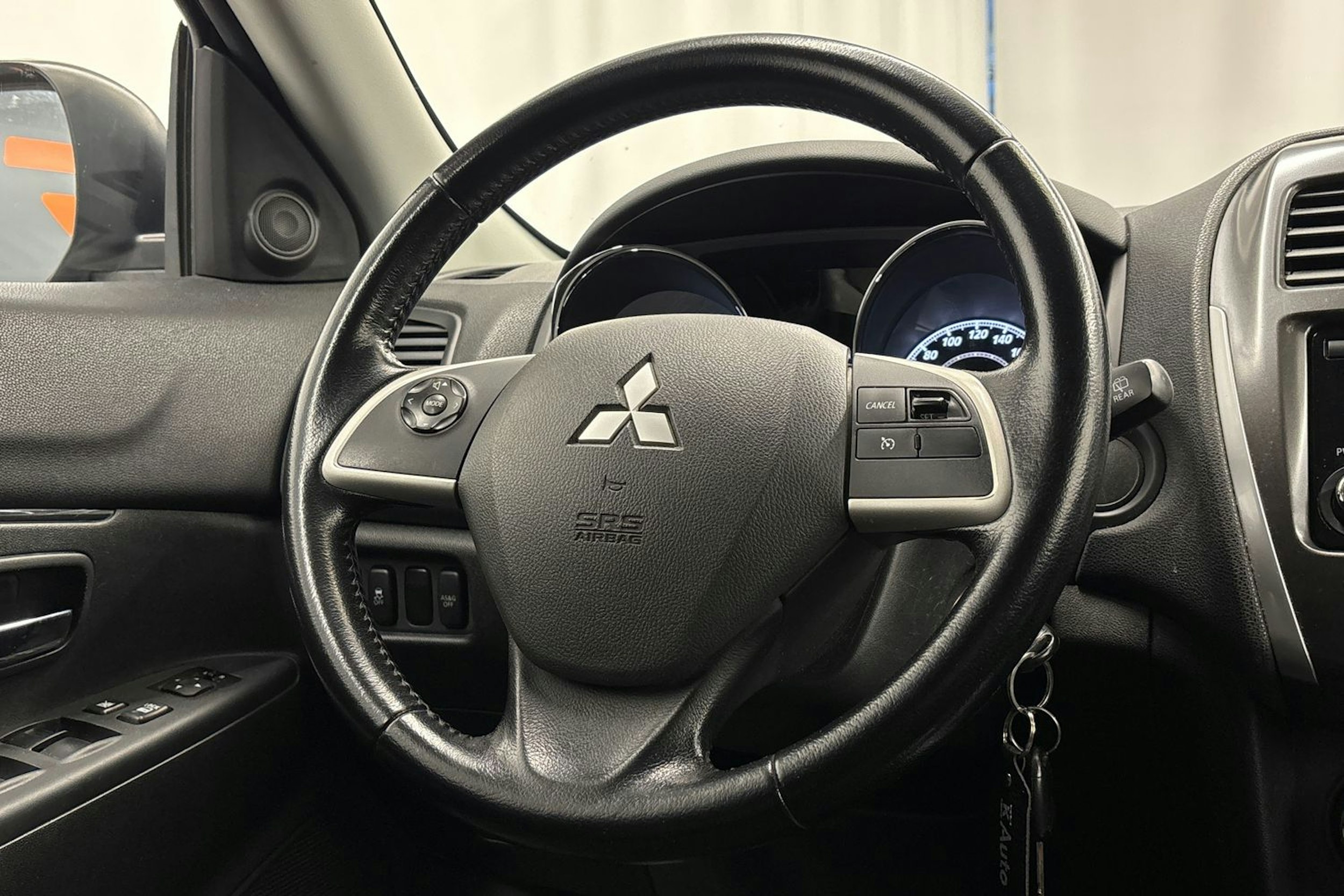 harmaa Mitsubishi ASX 2014 kuva 15.