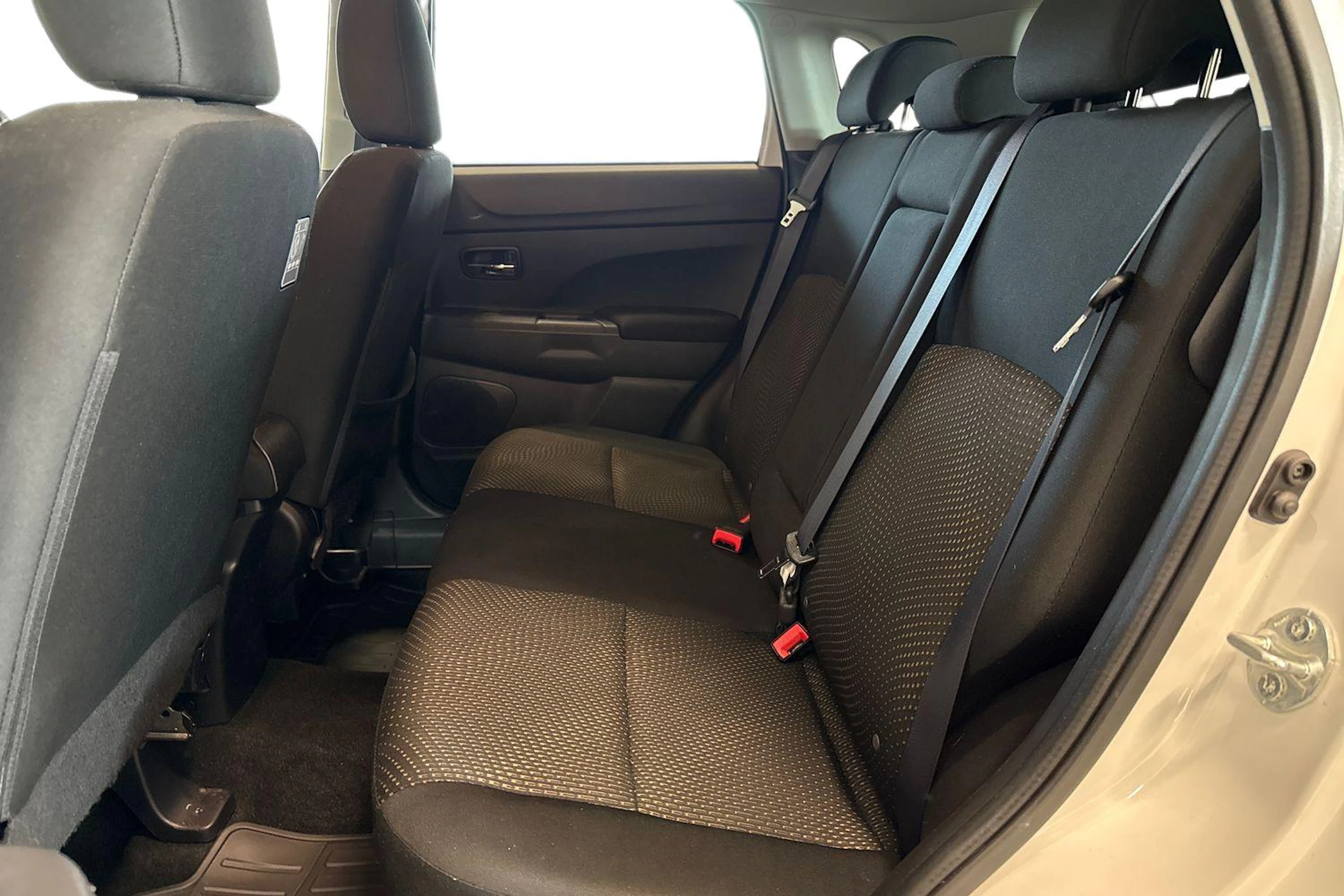 valkoinen Mitsubishi ASX 2014 kuva 10.