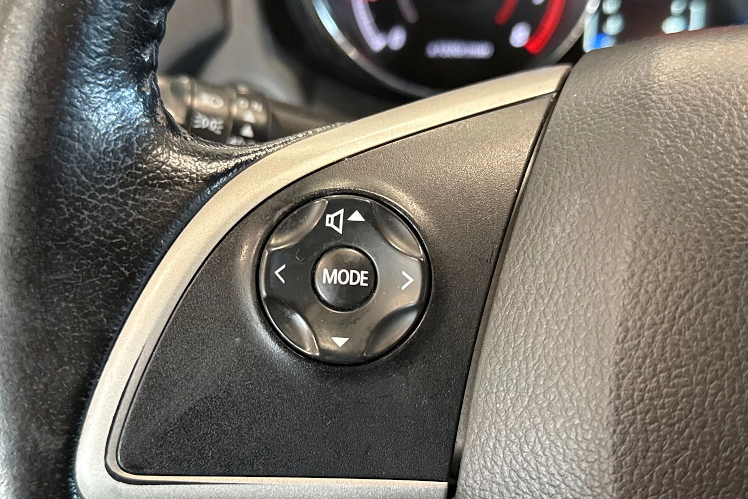 valkoinen Mitsubishi ASX 2014 kuva 16.