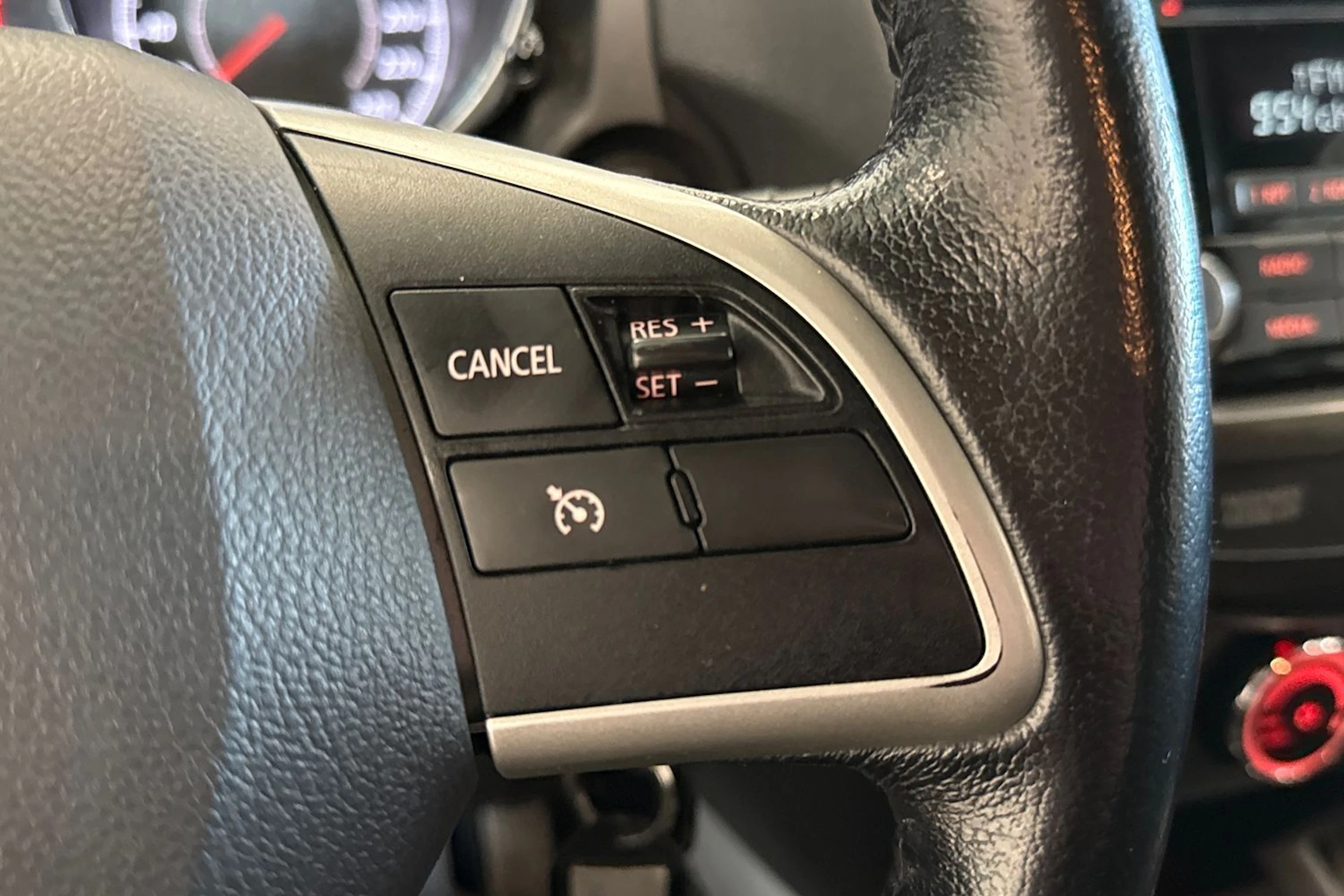 valkoinen Mitsubishi ASX 2014 kuva 17.