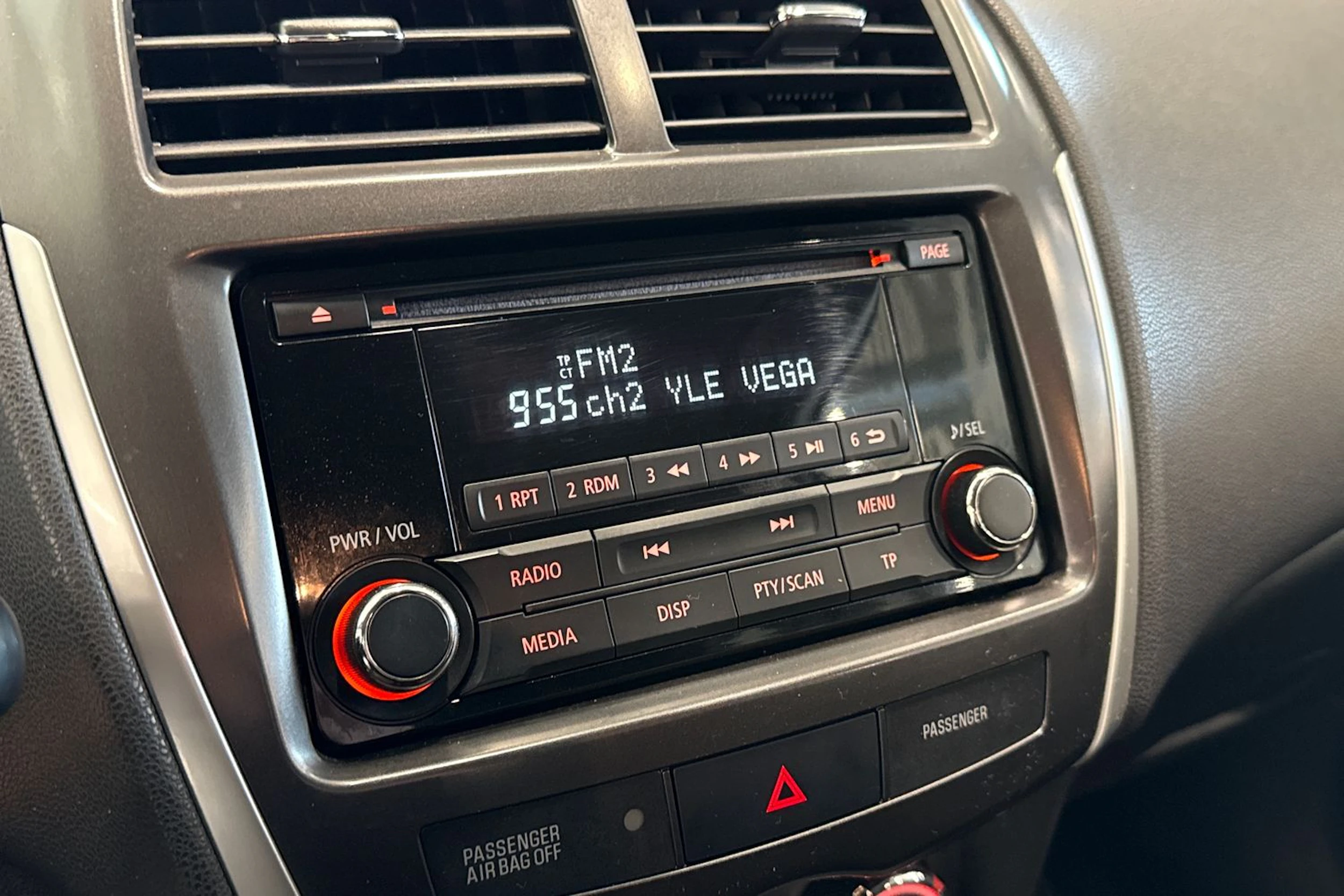 valkoinen Mitsubishi ASX 2014 kuva 18.