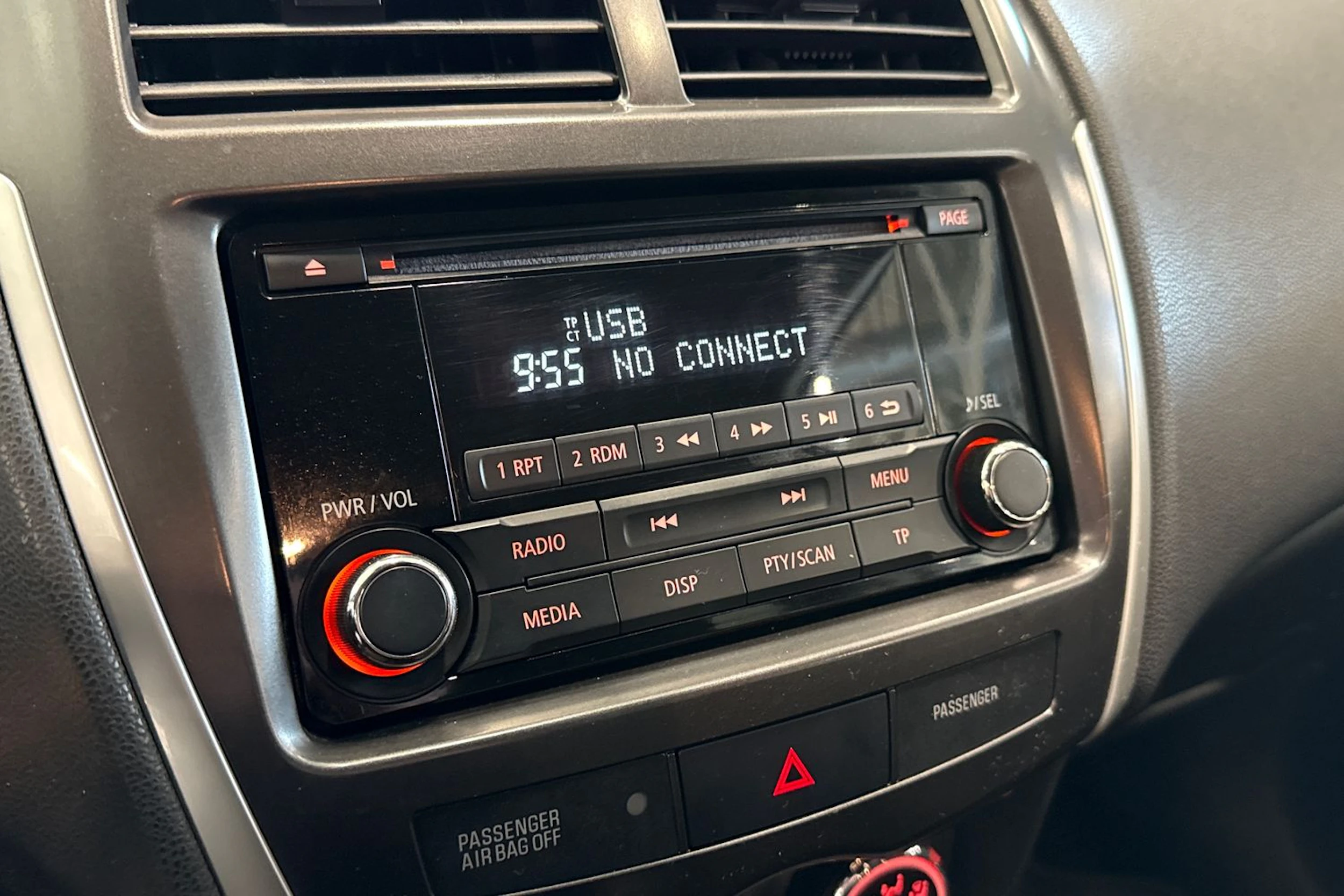 valkoinen Mitsubishi ASX 2014 kuva 19.