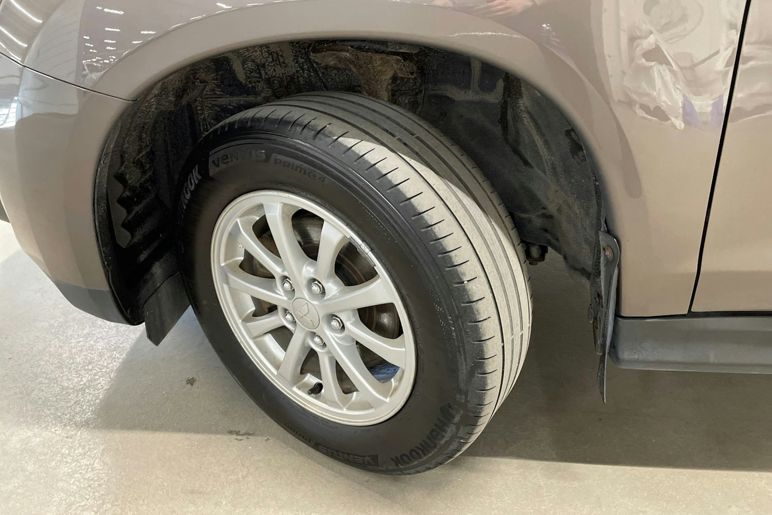 ruskea (beige) Mitsubishi ASX 2014 kuva 13.