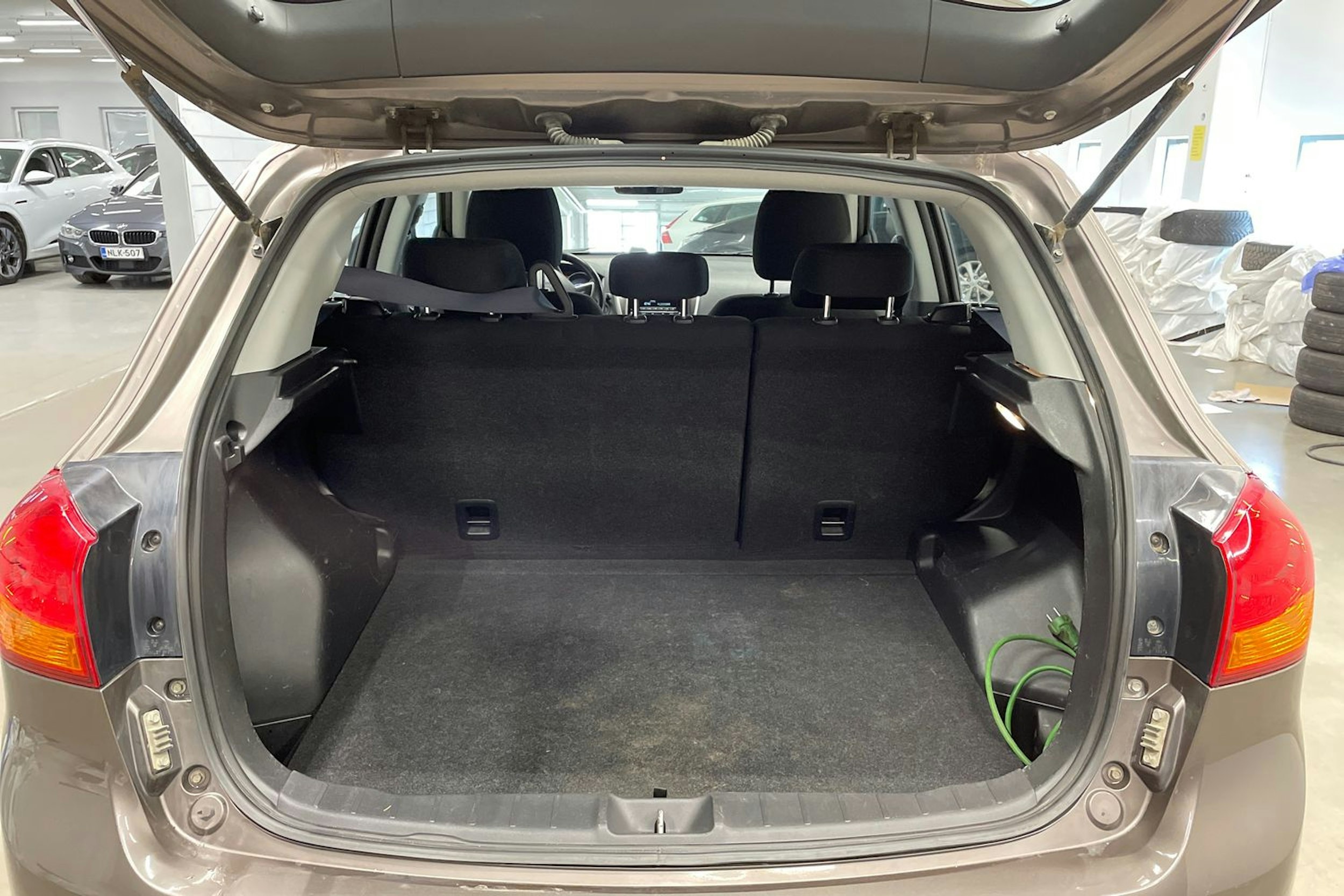 ruskea (beige) Mitsubishi ASX 2014 kuva 14.