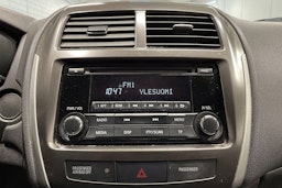 ruskea (beige) Mitsubishi ASX 2014 kuva 16.