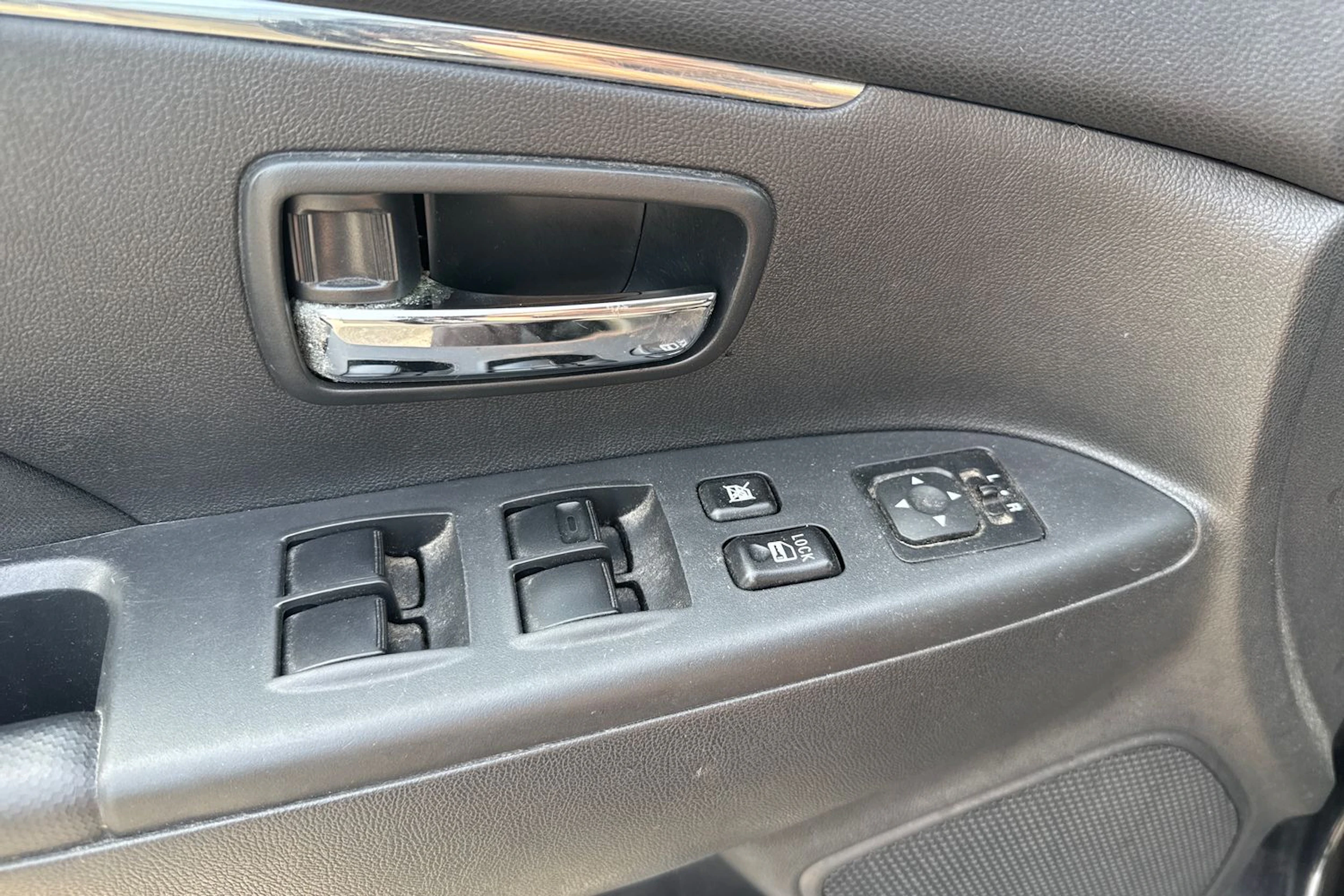 musta Mitsubishi ASX 2014 kuva 4.