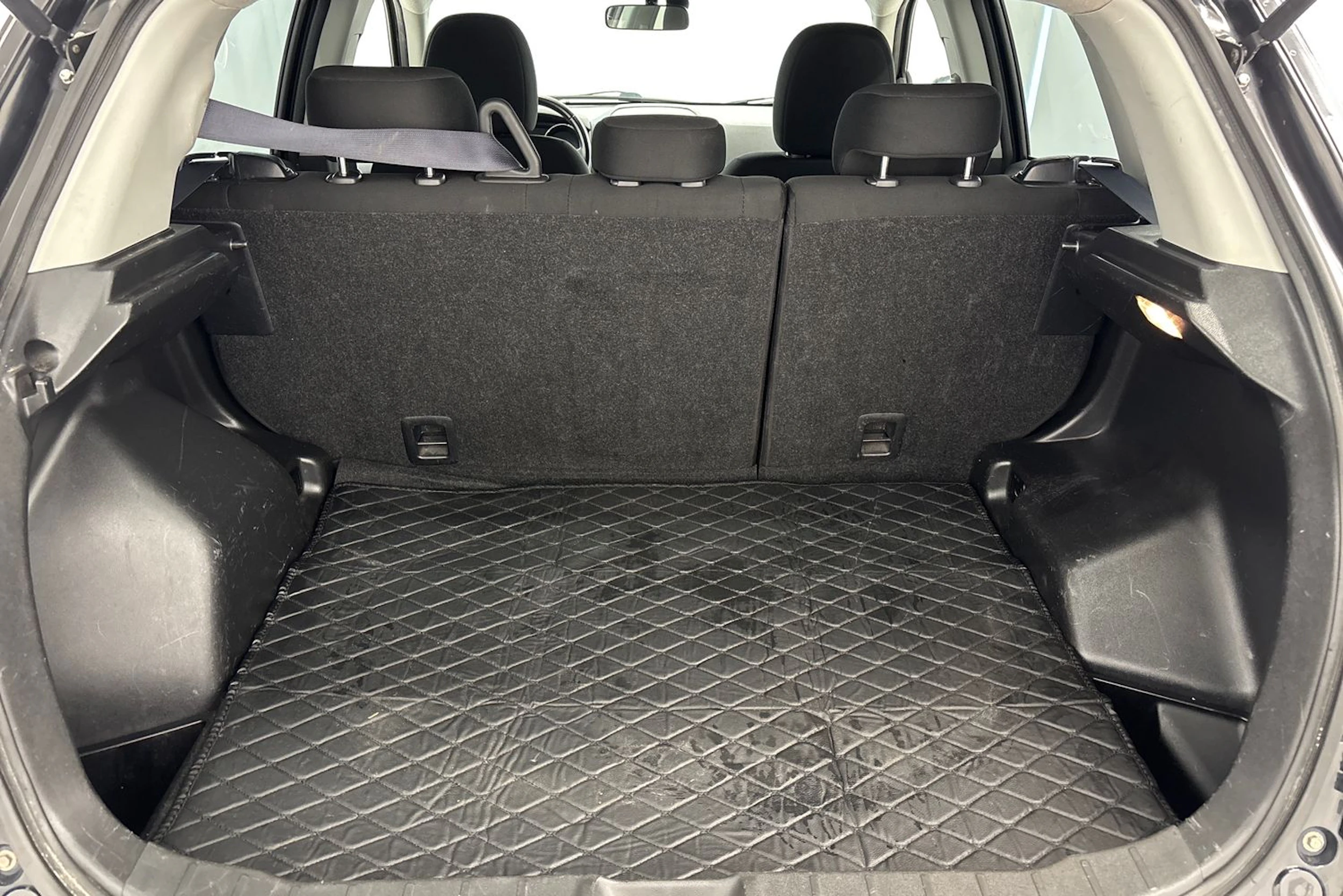 musta Mitsubishi ASX 2015 kuva 11.