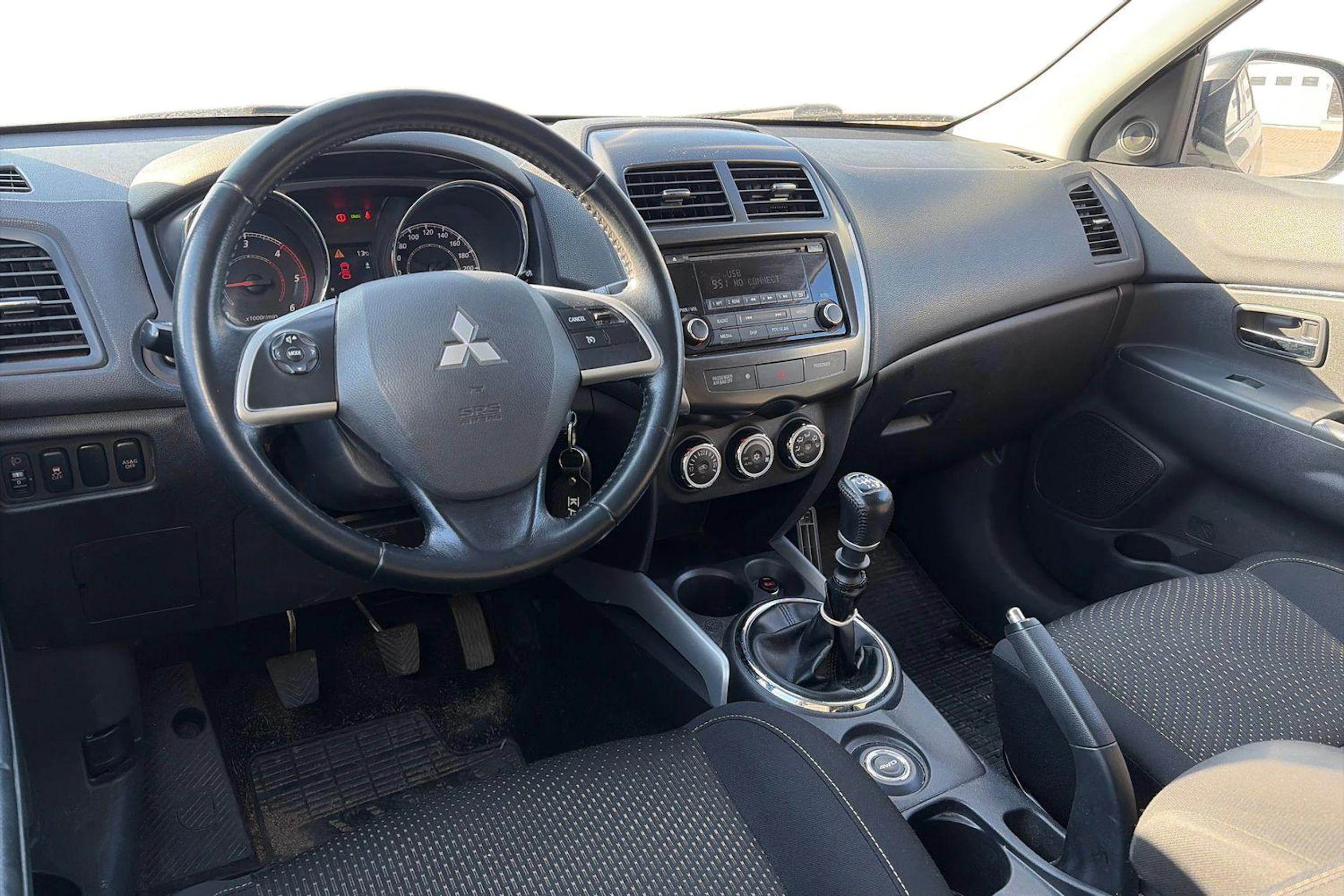 harmaa Mitsubishi ASX 2014 kuva 3.