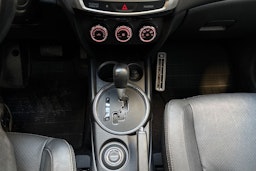 ruskea (beige) Mitsubishi ASX 2015 kuva 17.