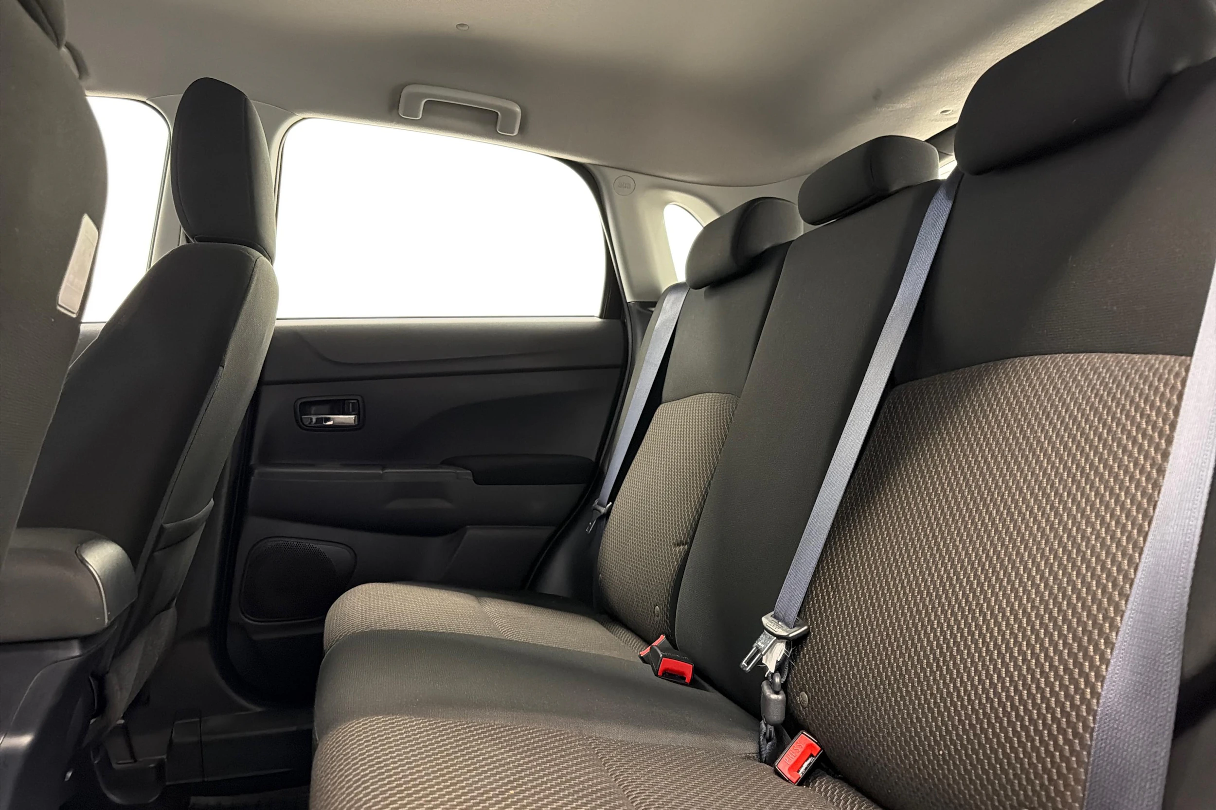 Musta Mitsubishi ASX 2016 kuva 8.