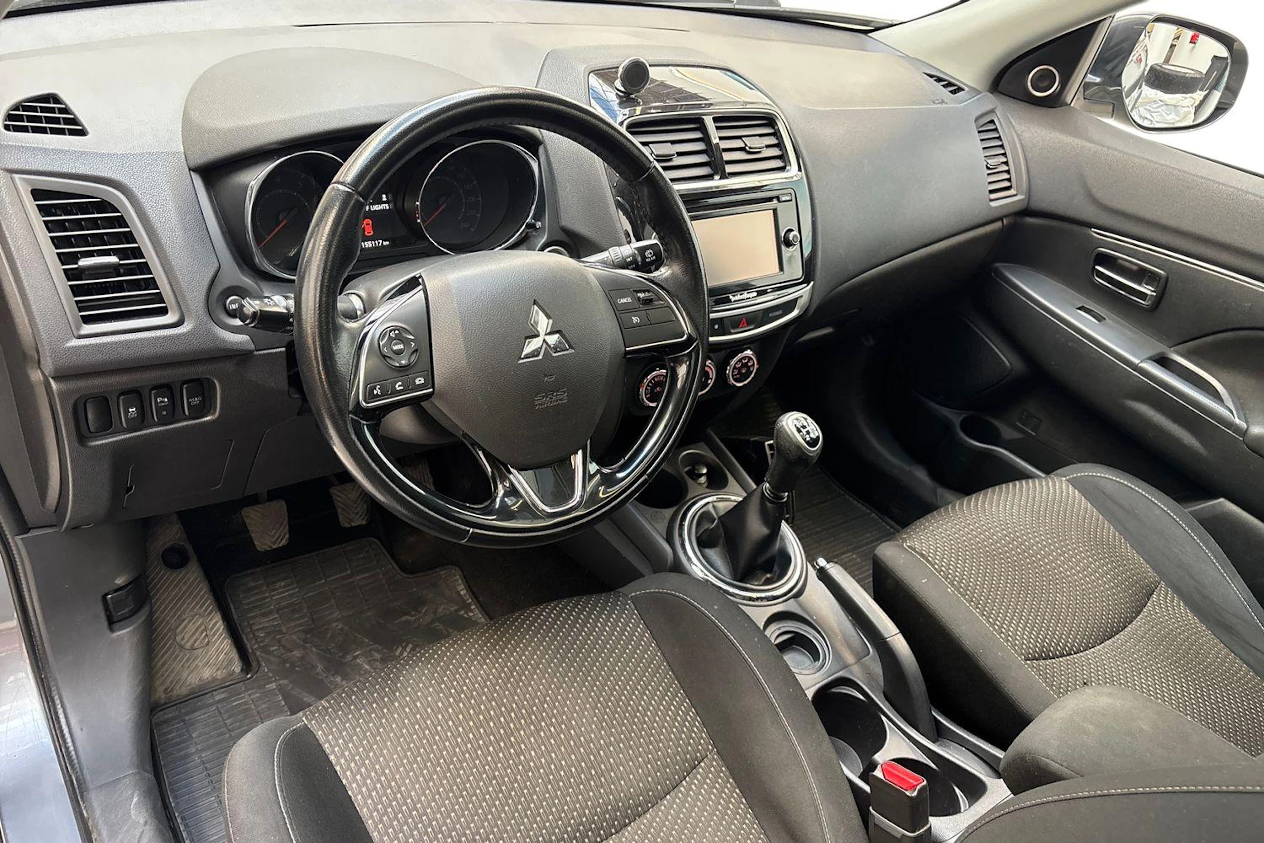 harmaa Mitsubishi ASX 2016 kuva 6.