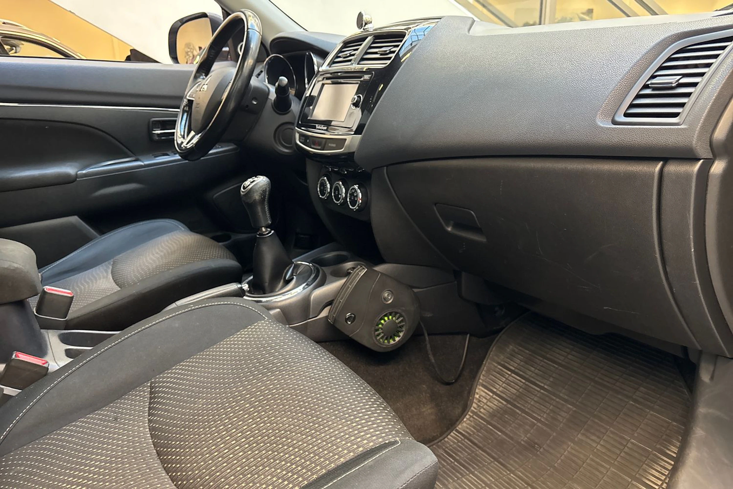 harmaa Mitsubishi ASX 2016 kuva 20.