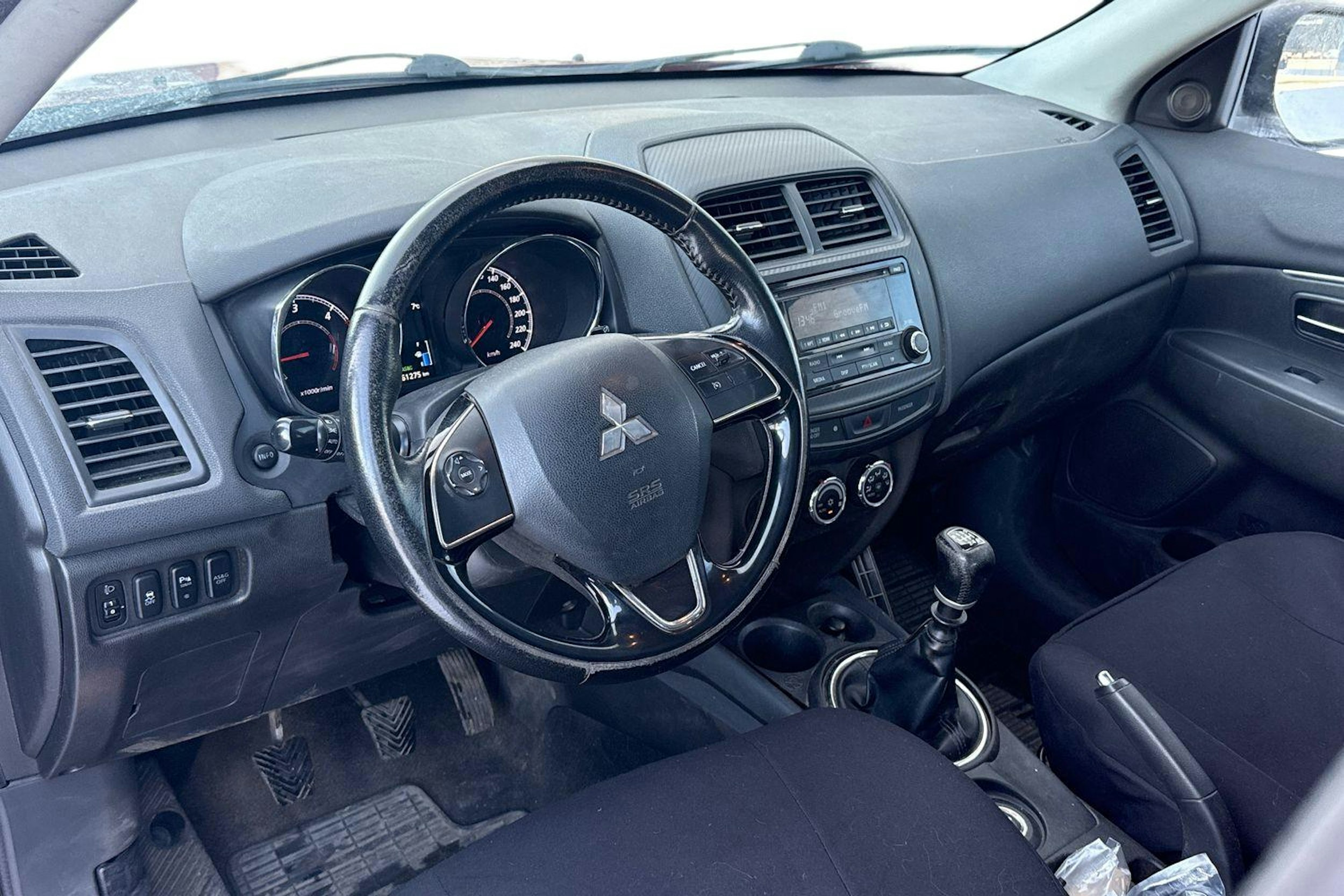 punainen Mitsubishi ASX 2016 kuva 3.