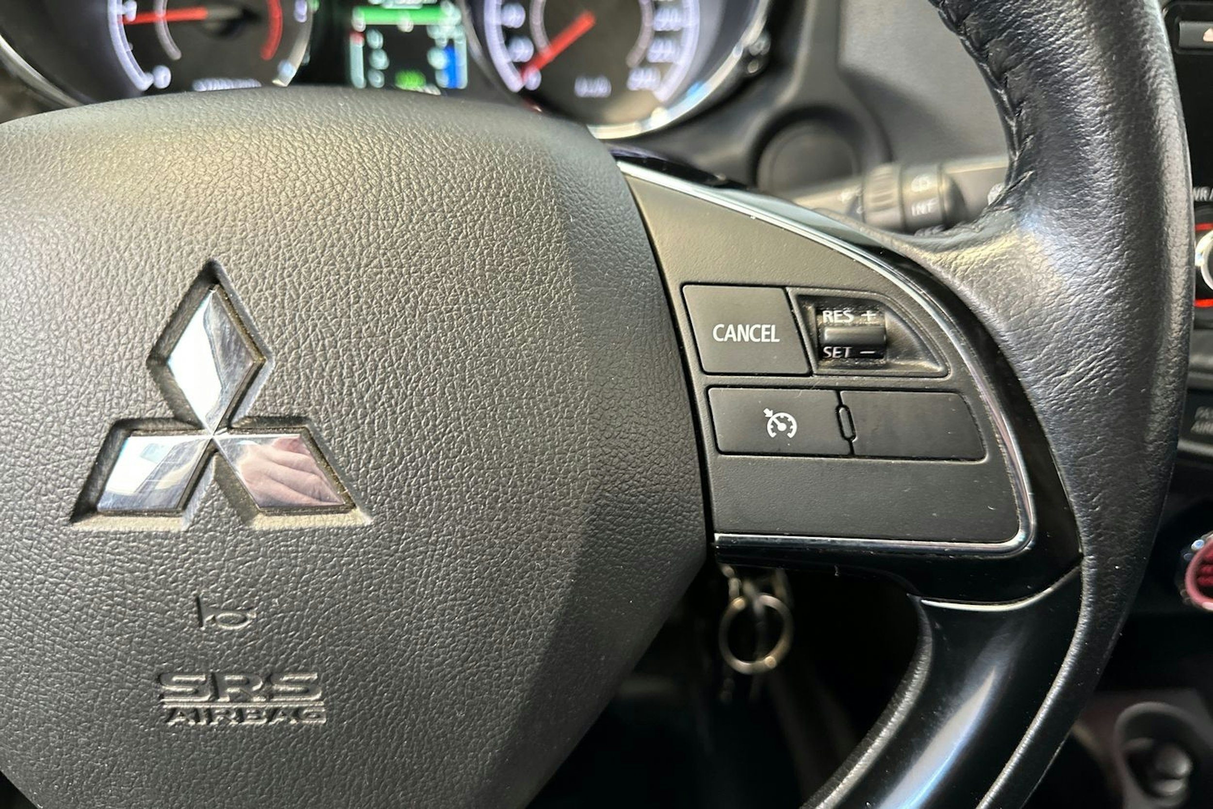 punainen Mitsubishi ASX 2016 kuva 15.
