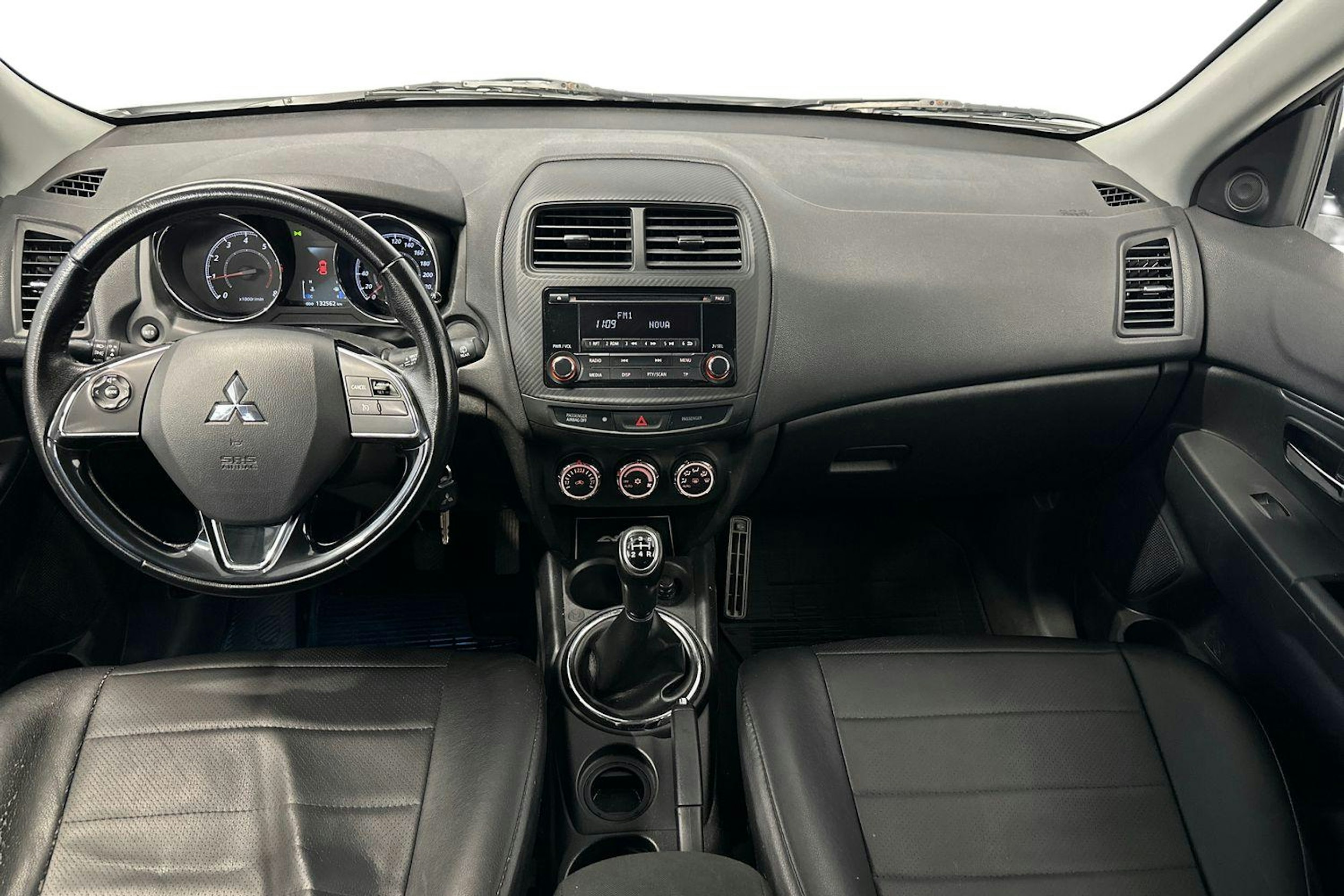 valkoinen Mitsubishi ASX 2017 kuva 9.