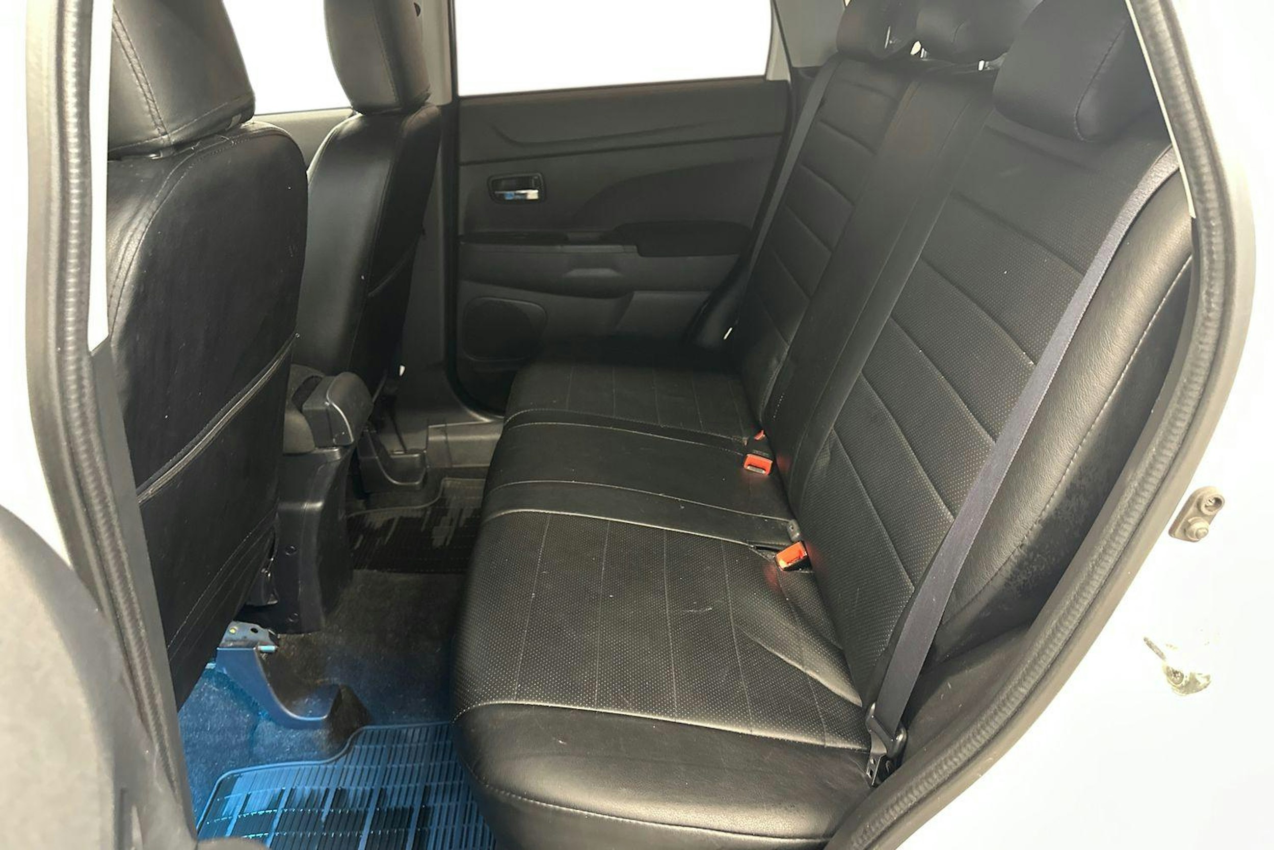 valkoinen Mitsubishi ASX 2017 kuva 10.