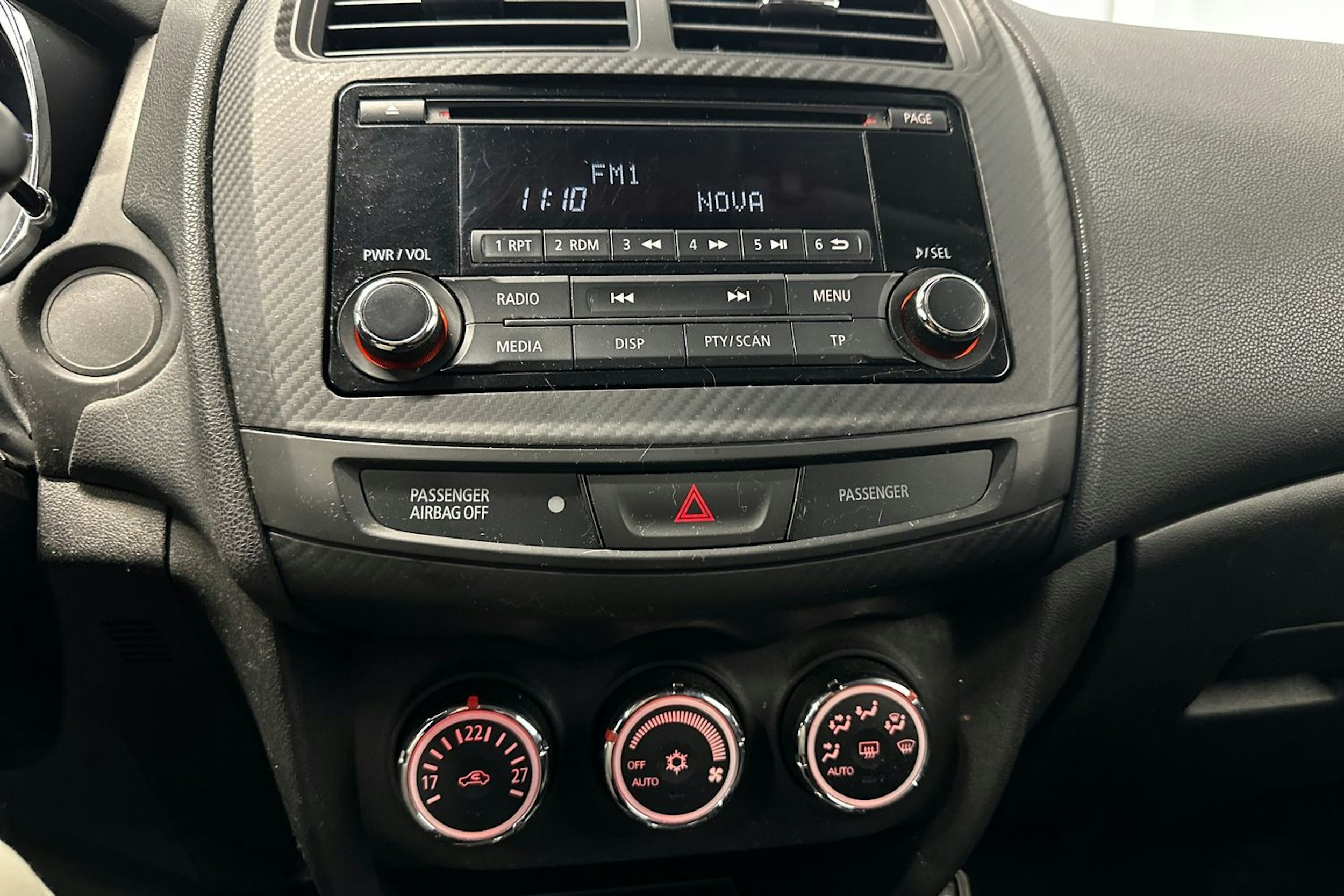 valkoinen Mitsubishi ASX 2017 kuva 17.