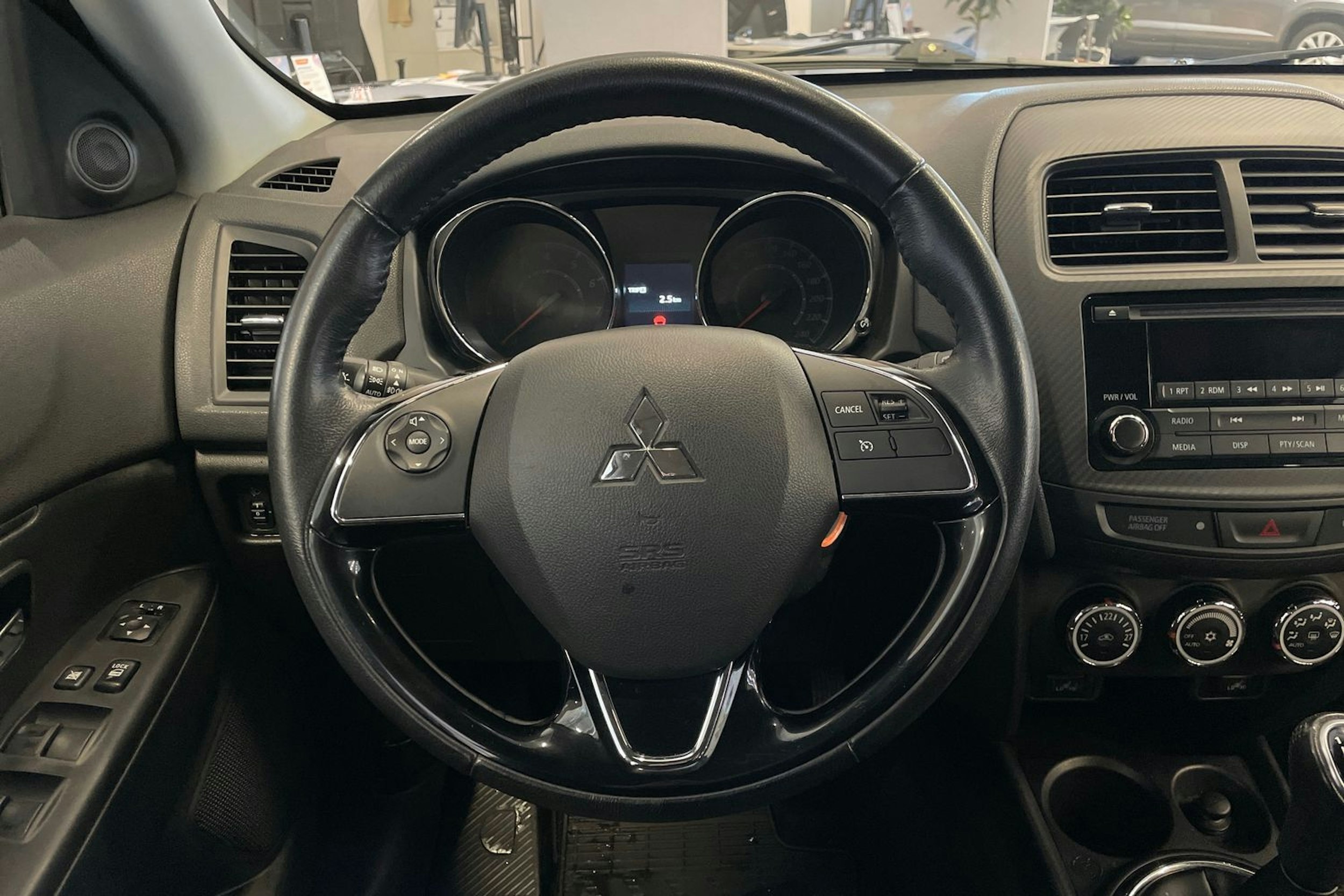 harmaa Mitsubishi ASX 2017 kuva 13.