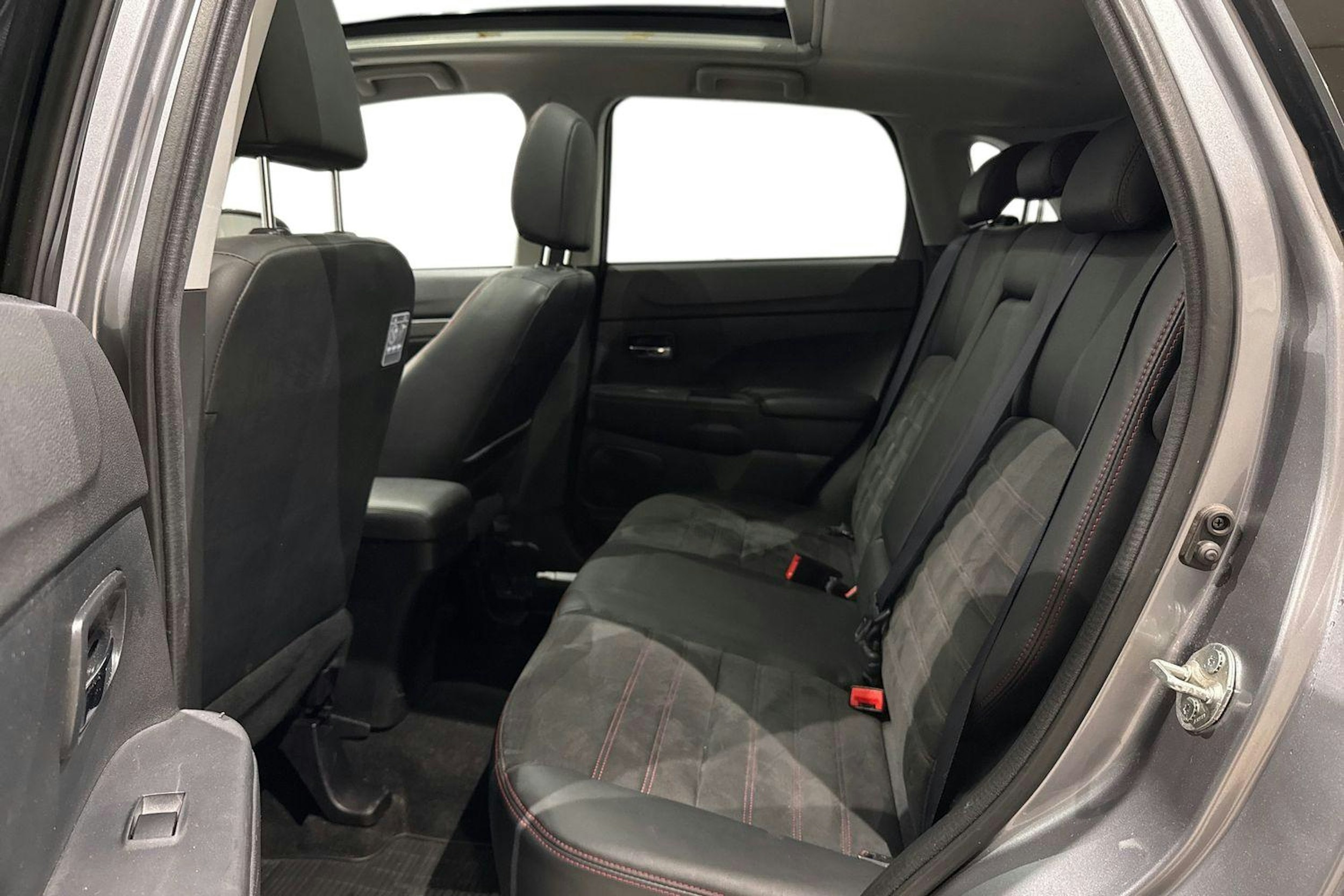 harmaa Mitsubishi ASX 2018 kuva 8.