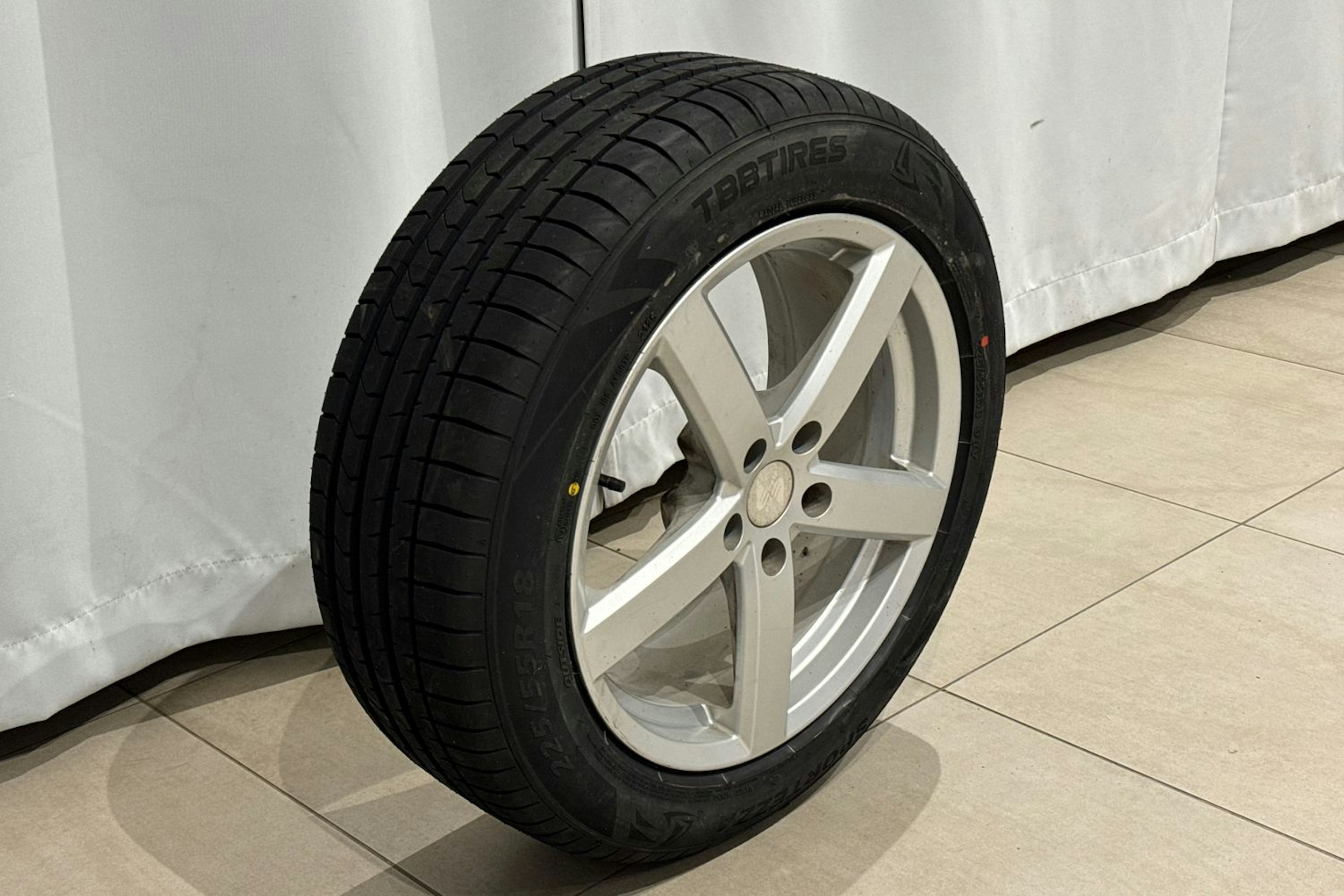 harmaa Mitsubishi ASX 2018 kuva 11.